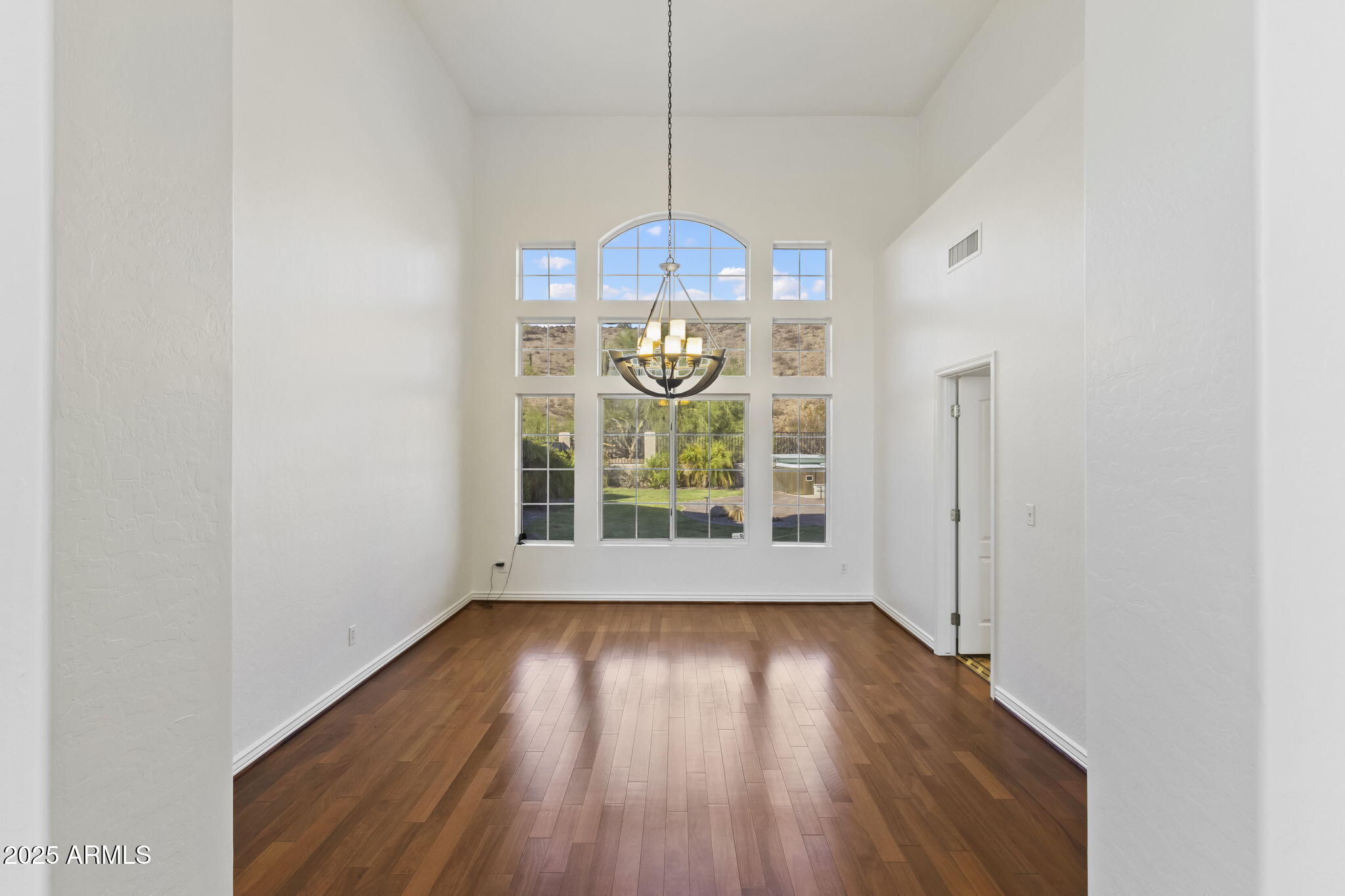 15413 S 31ST Place