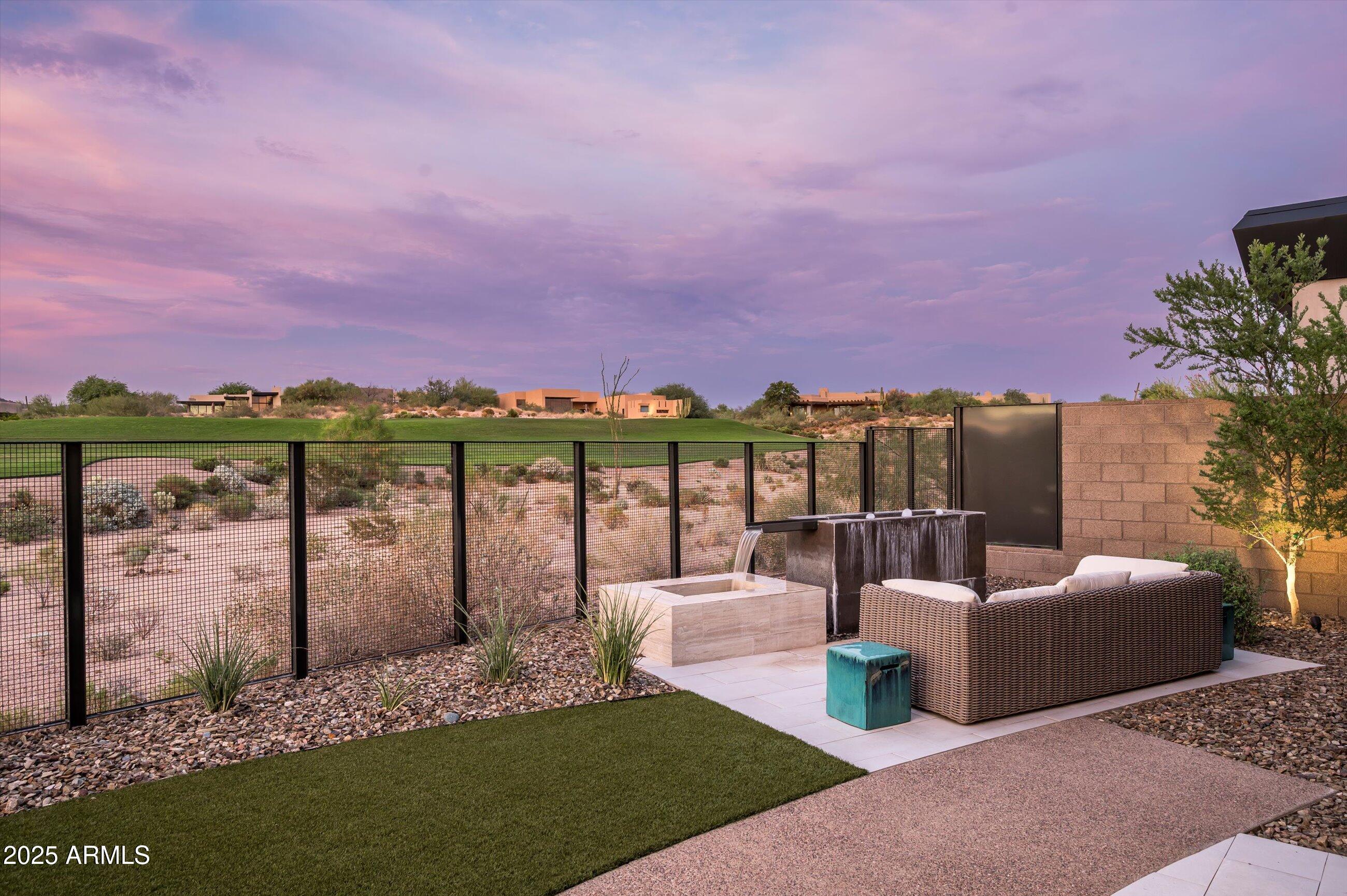37200 N CAVE CREEK Road, 1009
