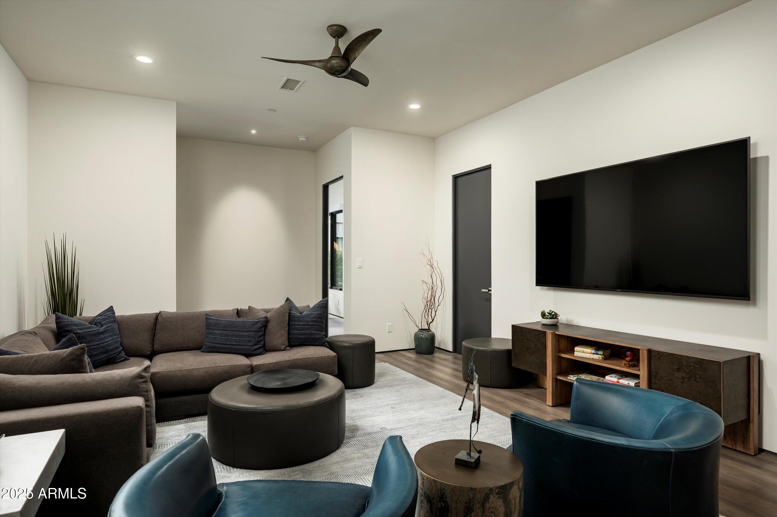 37200 N CAVE CREEK Road, 1009