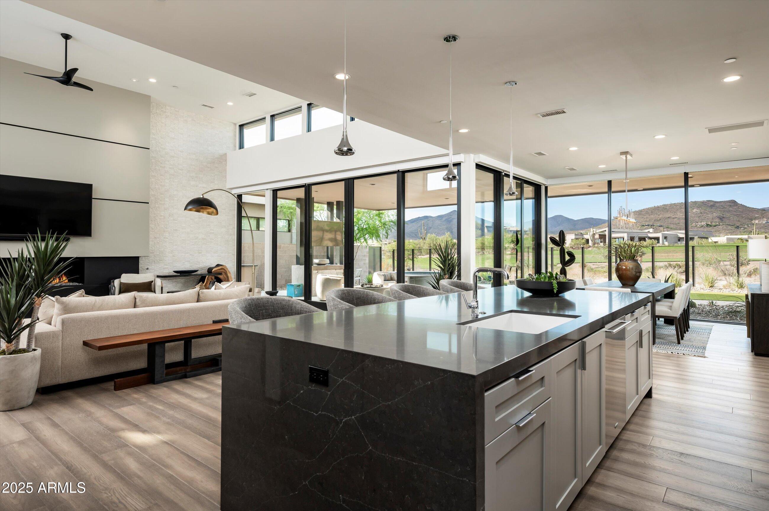 37200 N CAVE CREEK Road, 1009