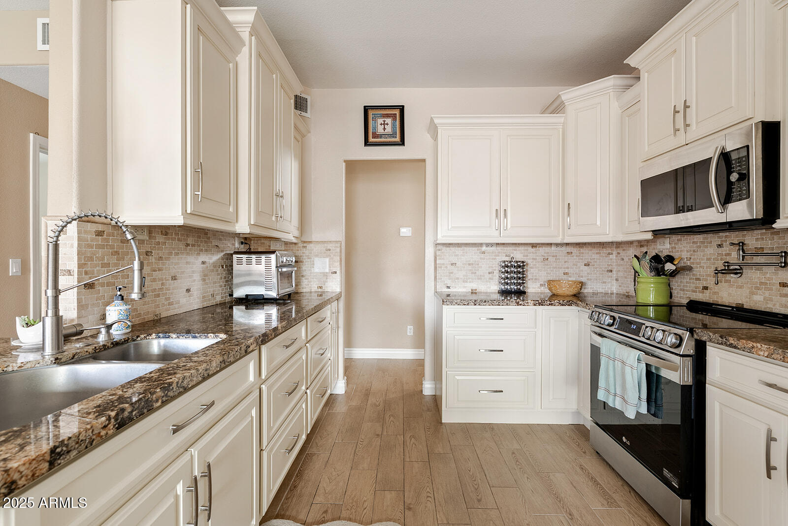 2822 E Muirwood Drive