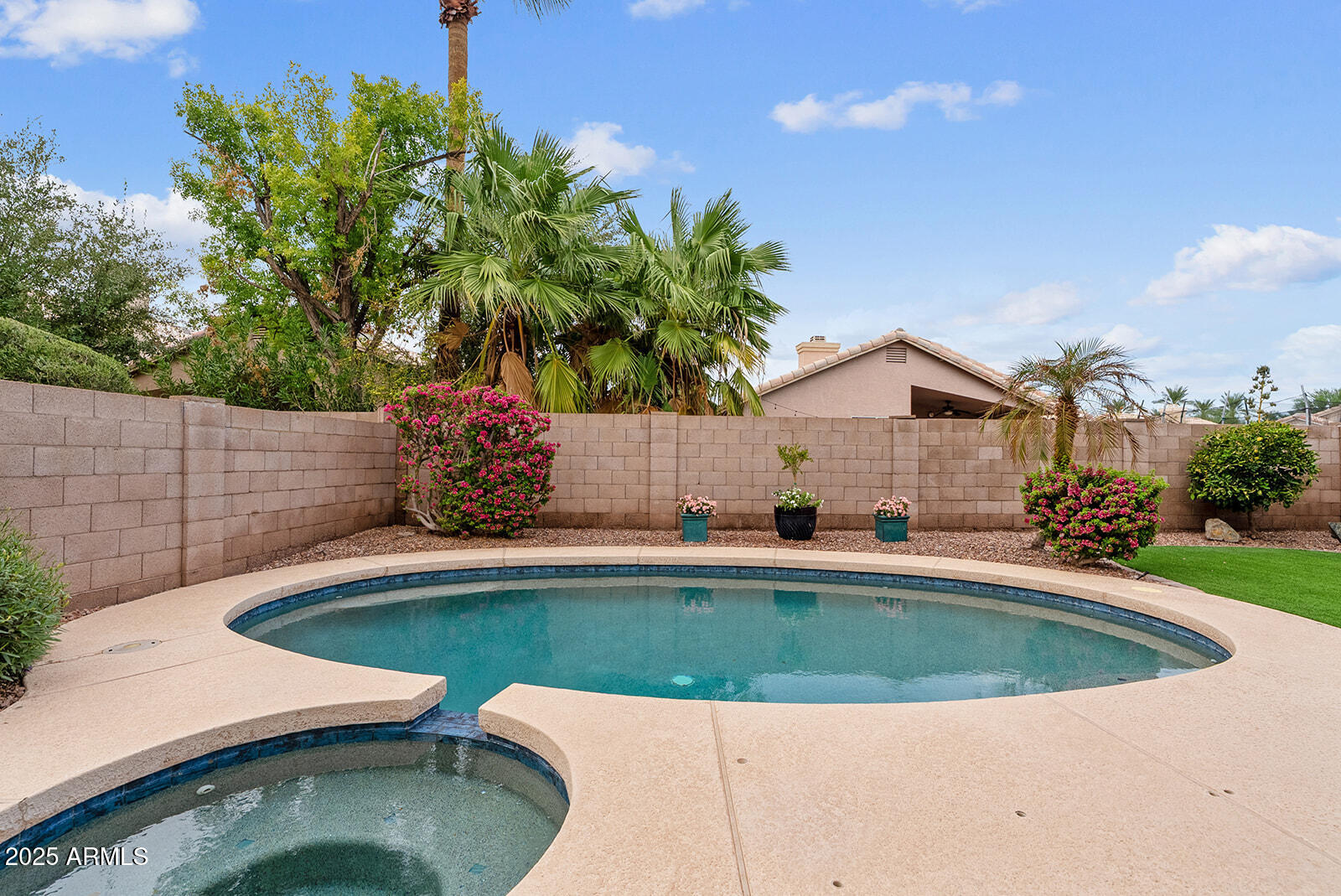 2822 E Muirwood Drive