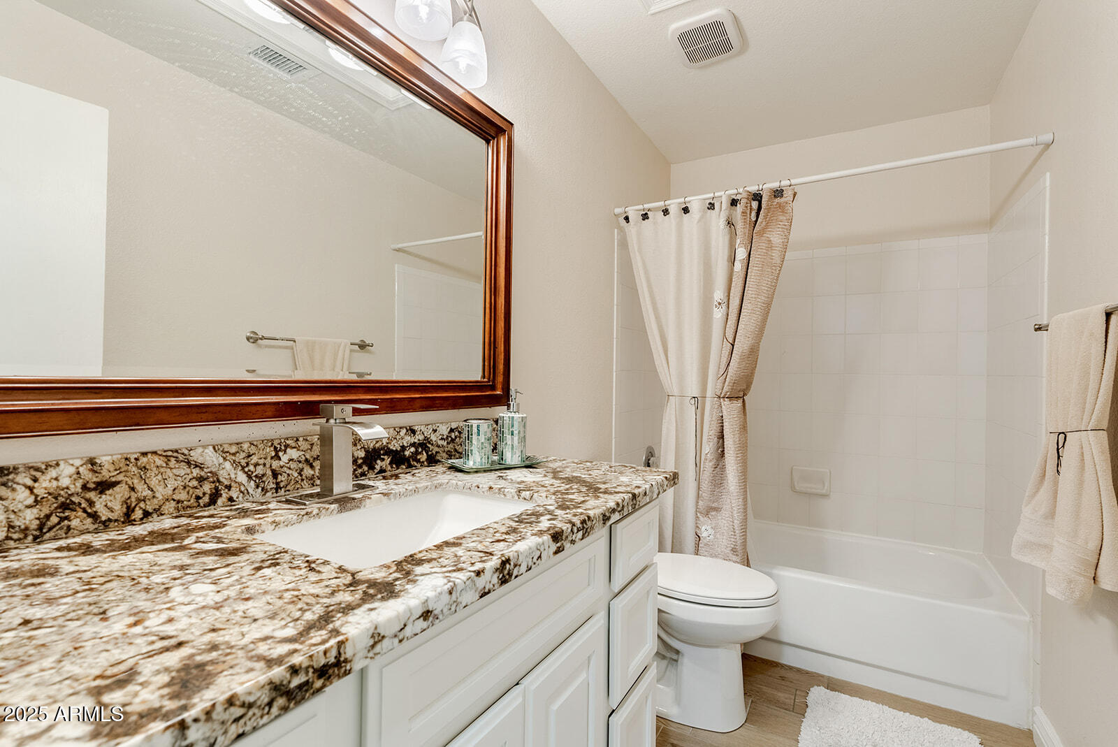 2822 E Muirwood Drive