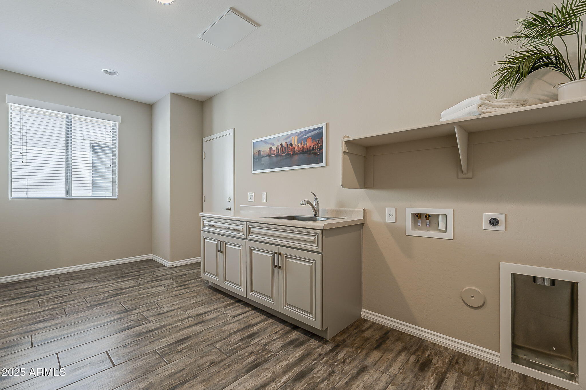 280 E WATERMELON Lane