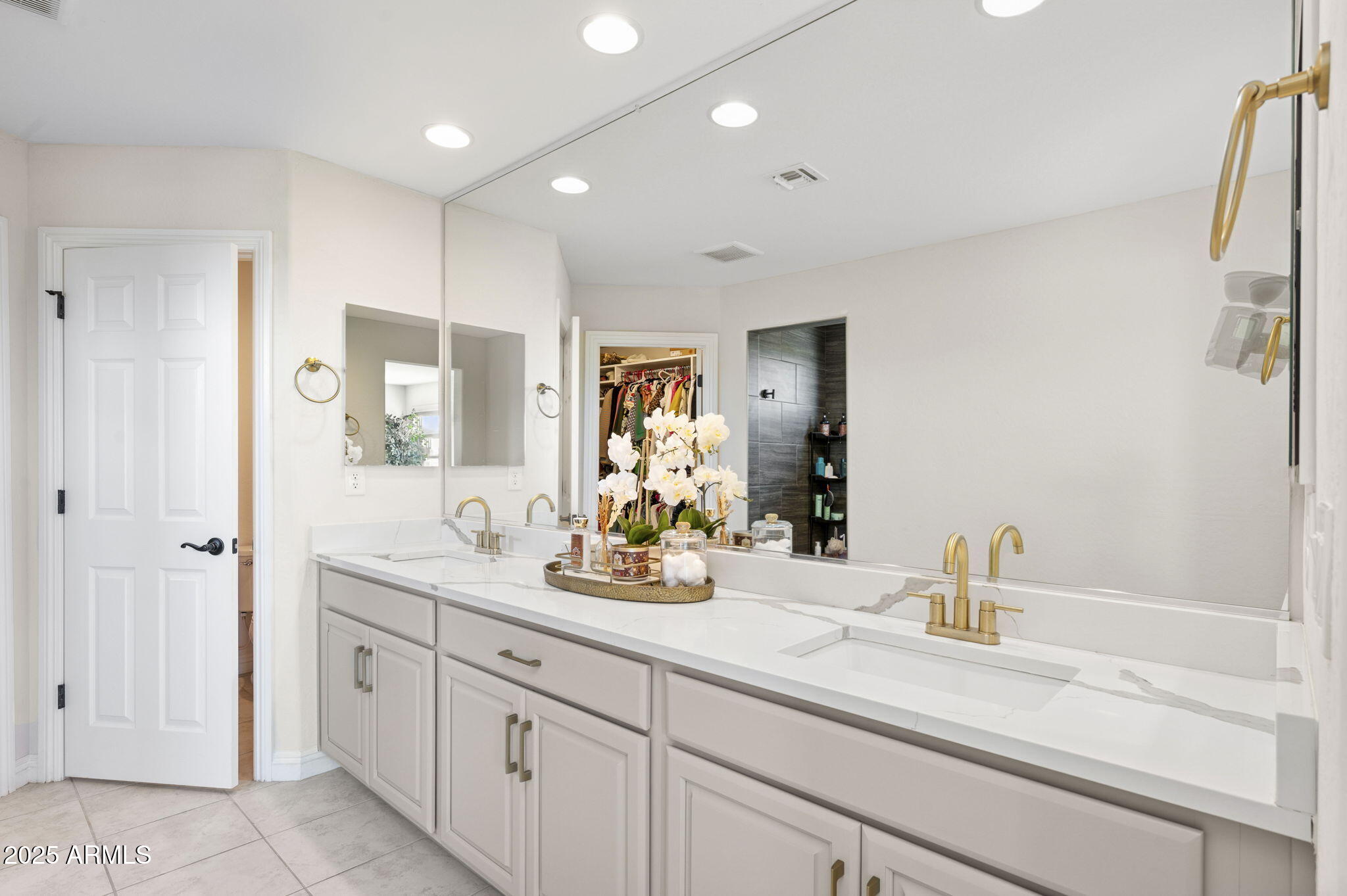 8949 W SAN JUAN Avenue