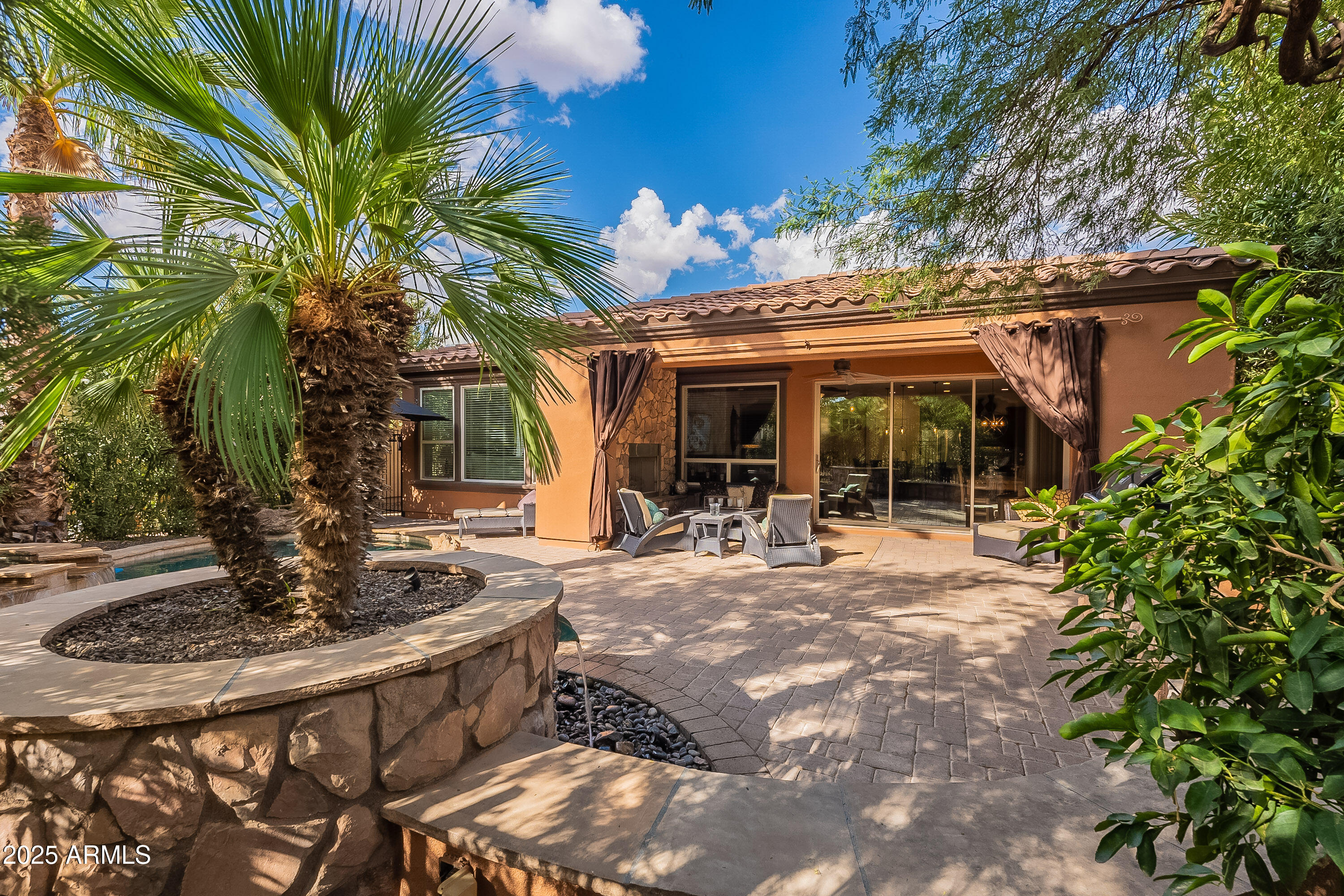 1563 E ARTEMIS Trail