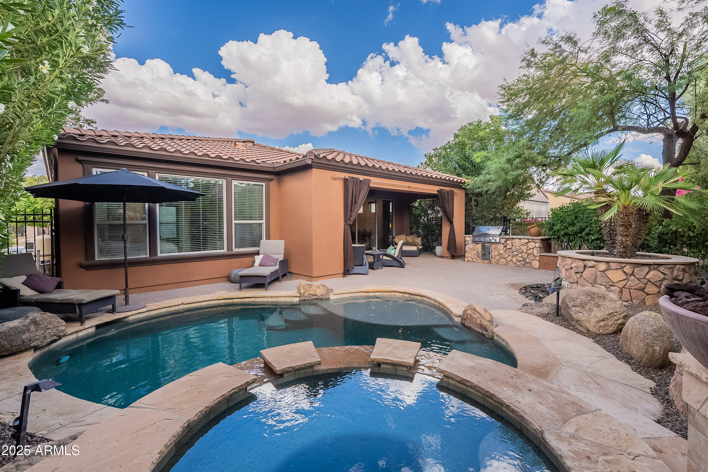 1563 E ARTEMIS Trail