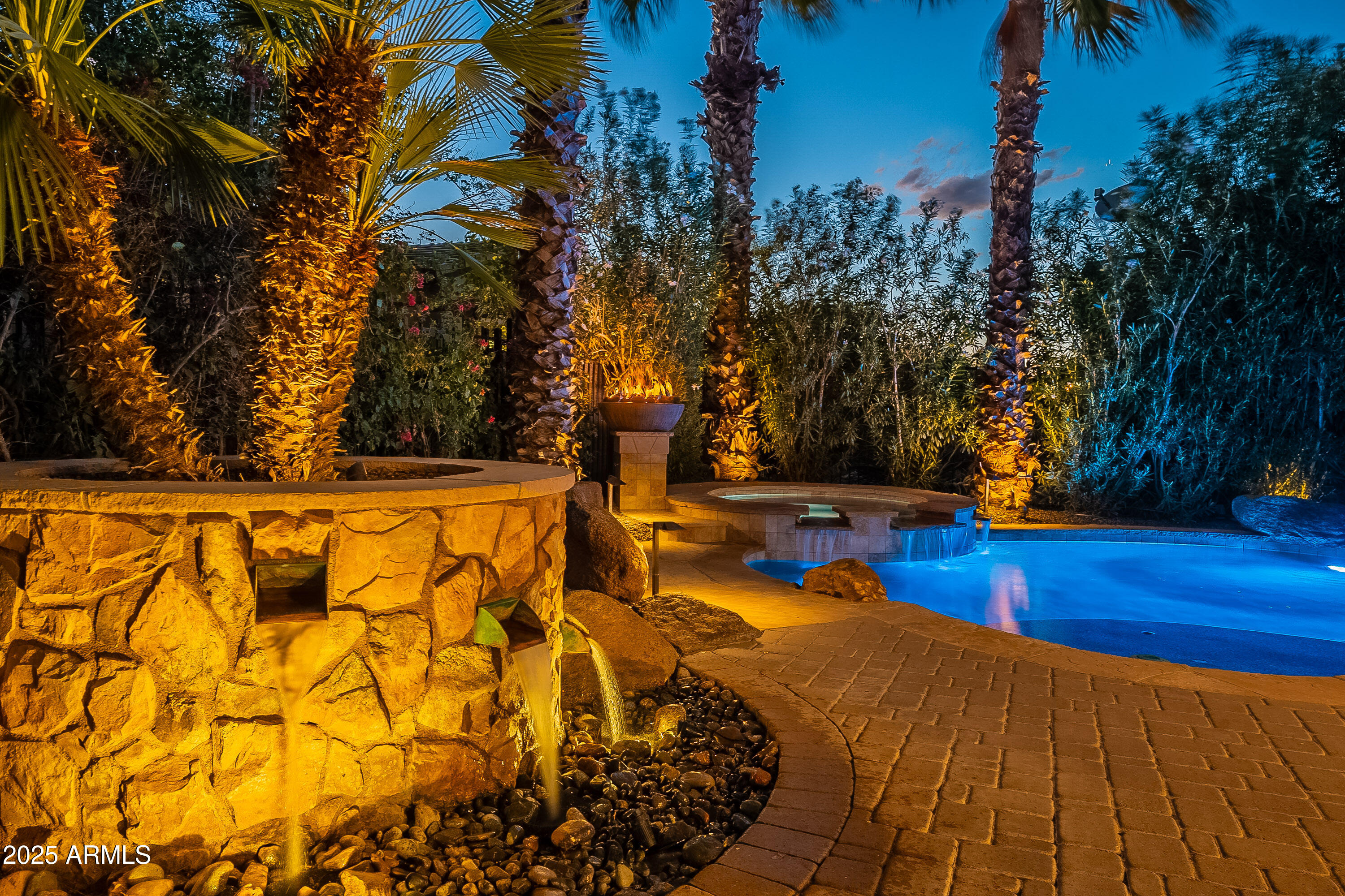 1563 E ARTEMIS Trail