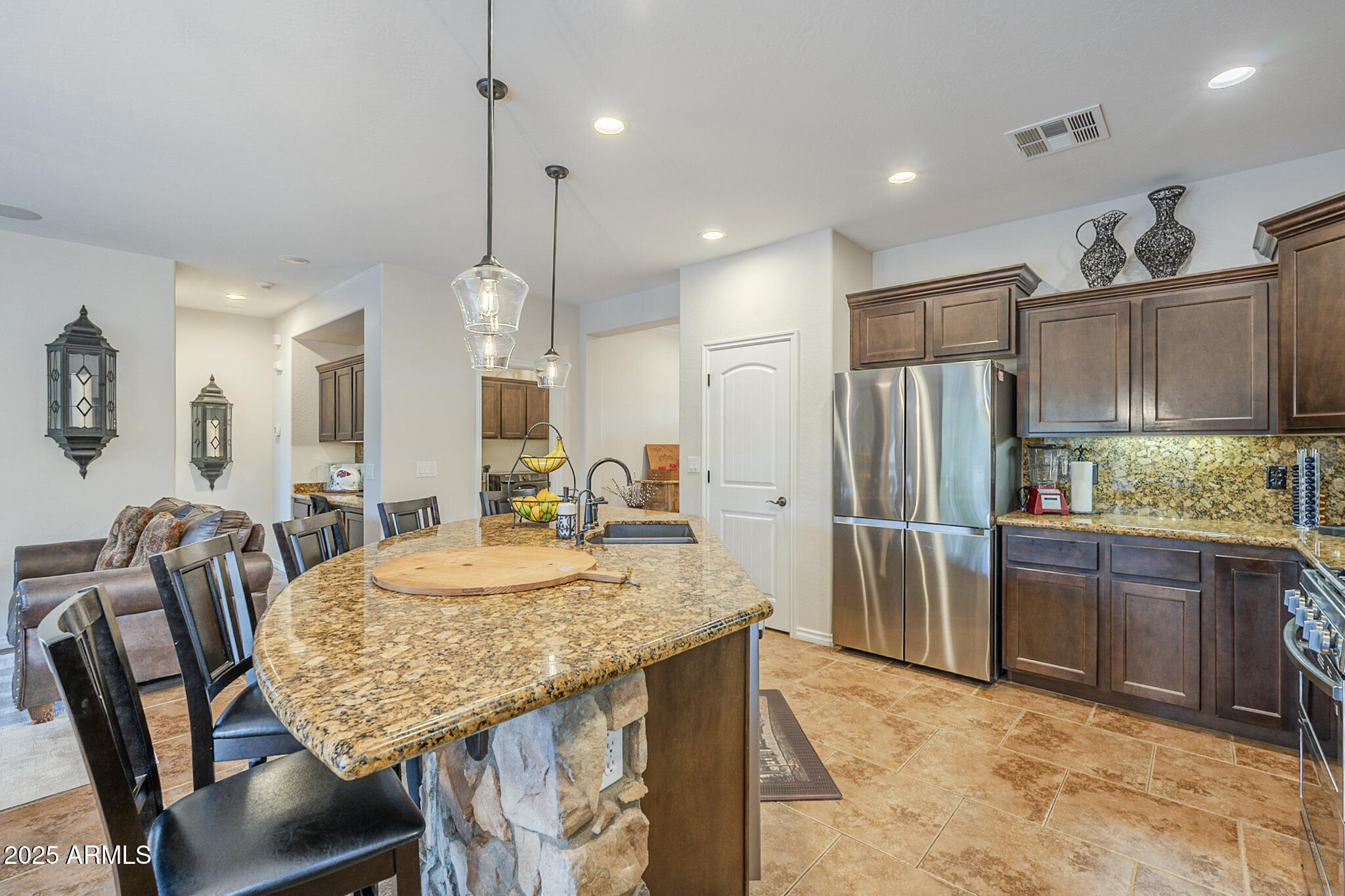 1563 E ARTEMIS Trail