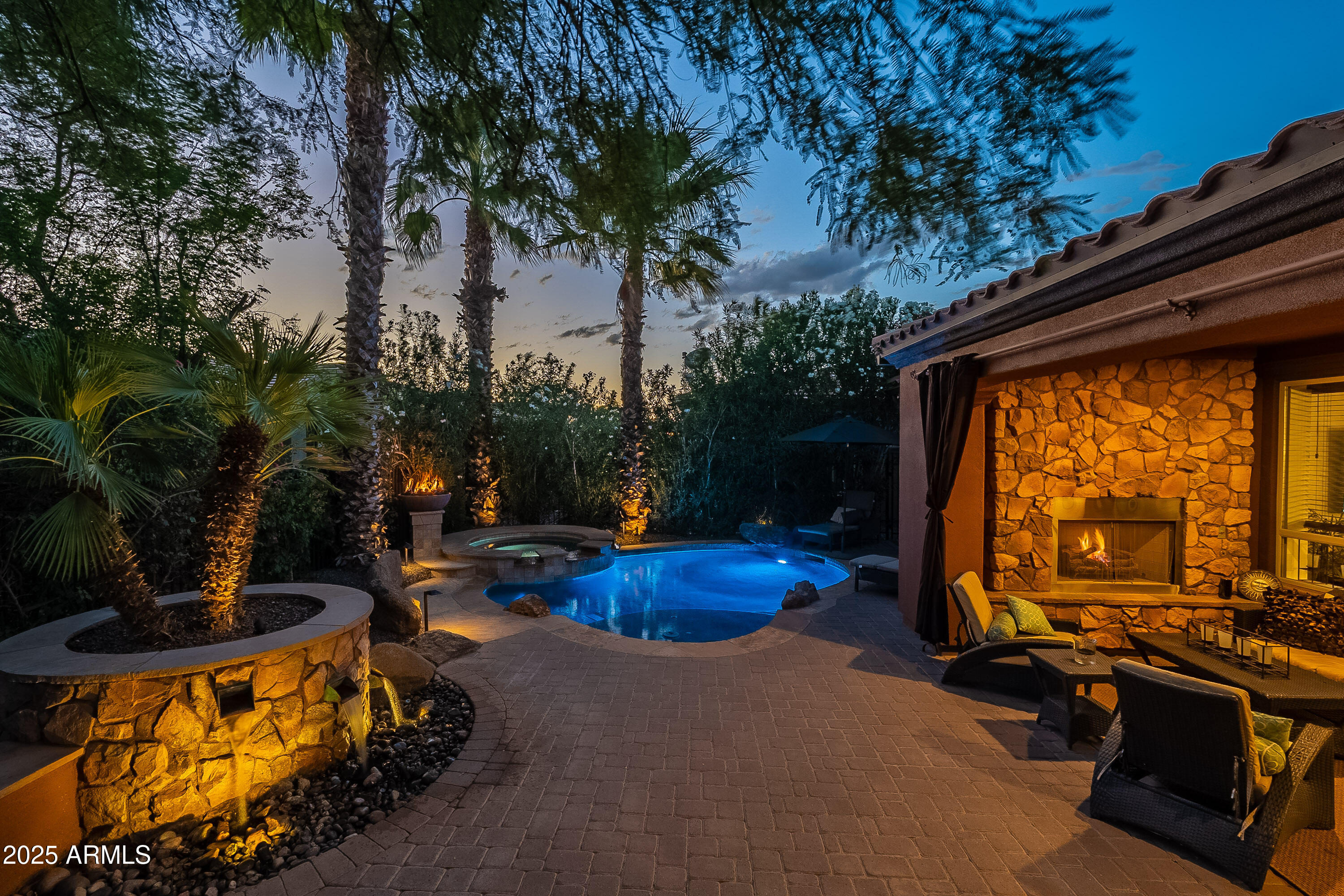 1563 E ARTEMIS Trail