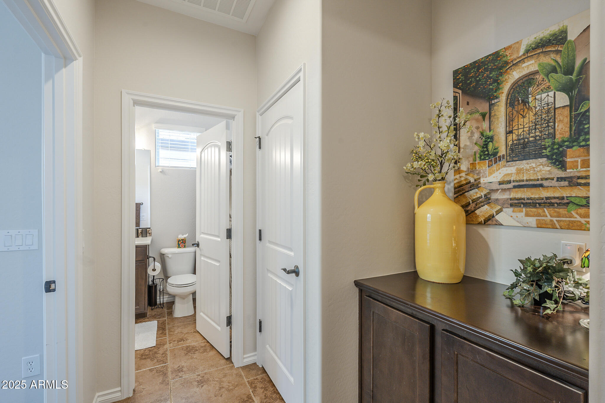 1563 E ARTEMIS Trail