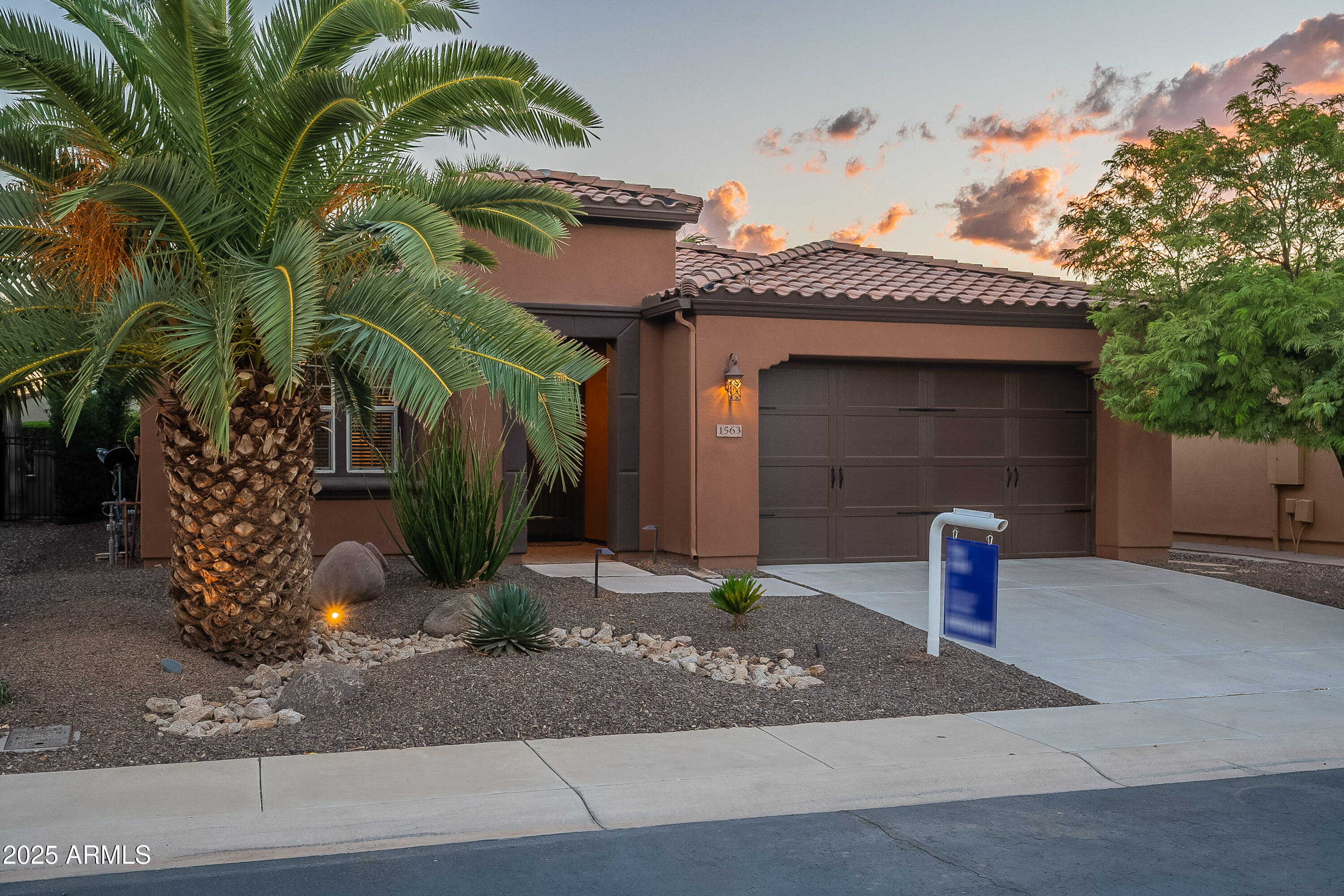 1563 E ARTEMIS Trail