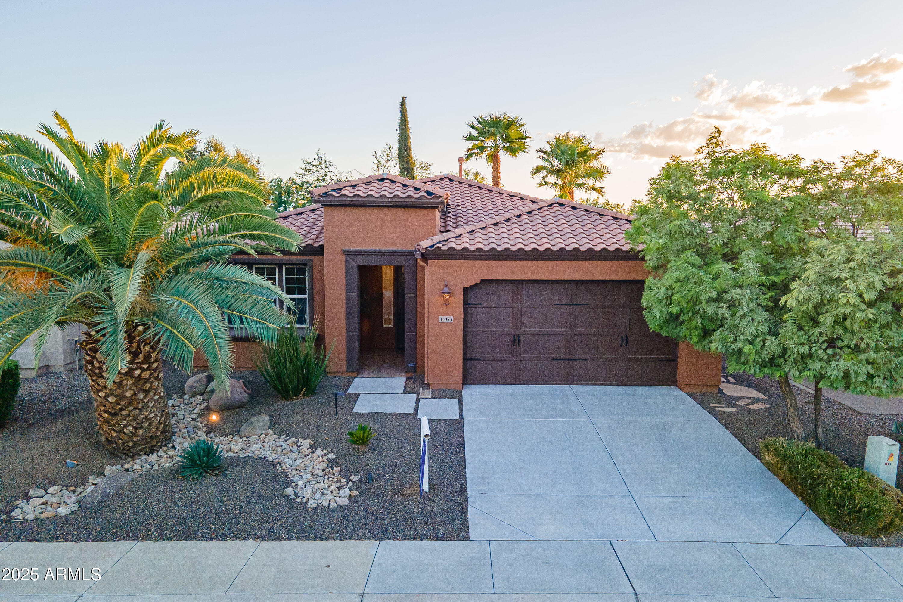 1563 E ARTEMIS Trail