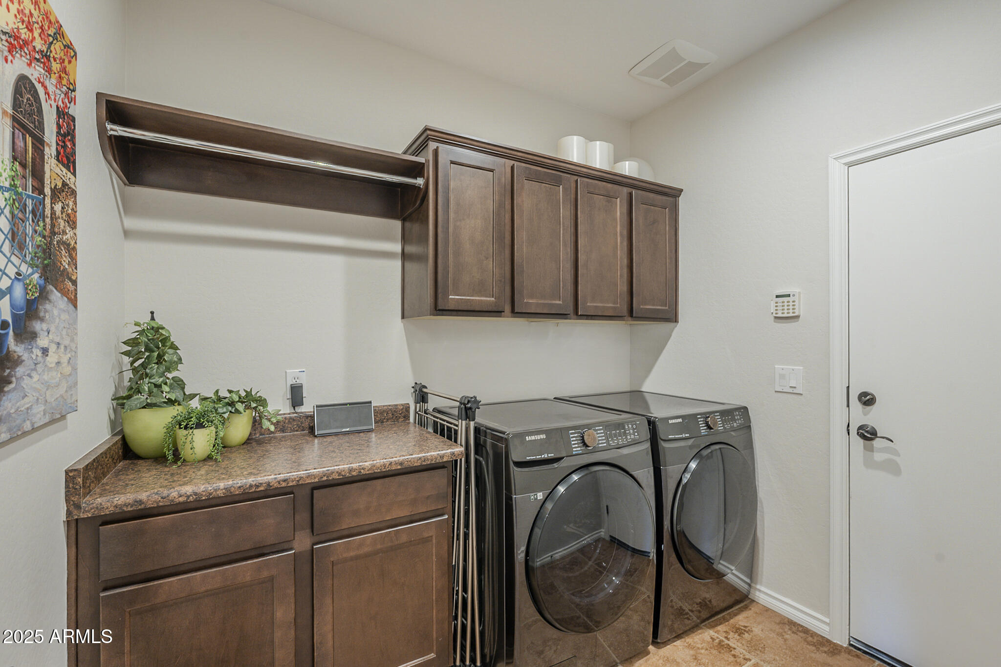 1563 E ARTEMIS Trail