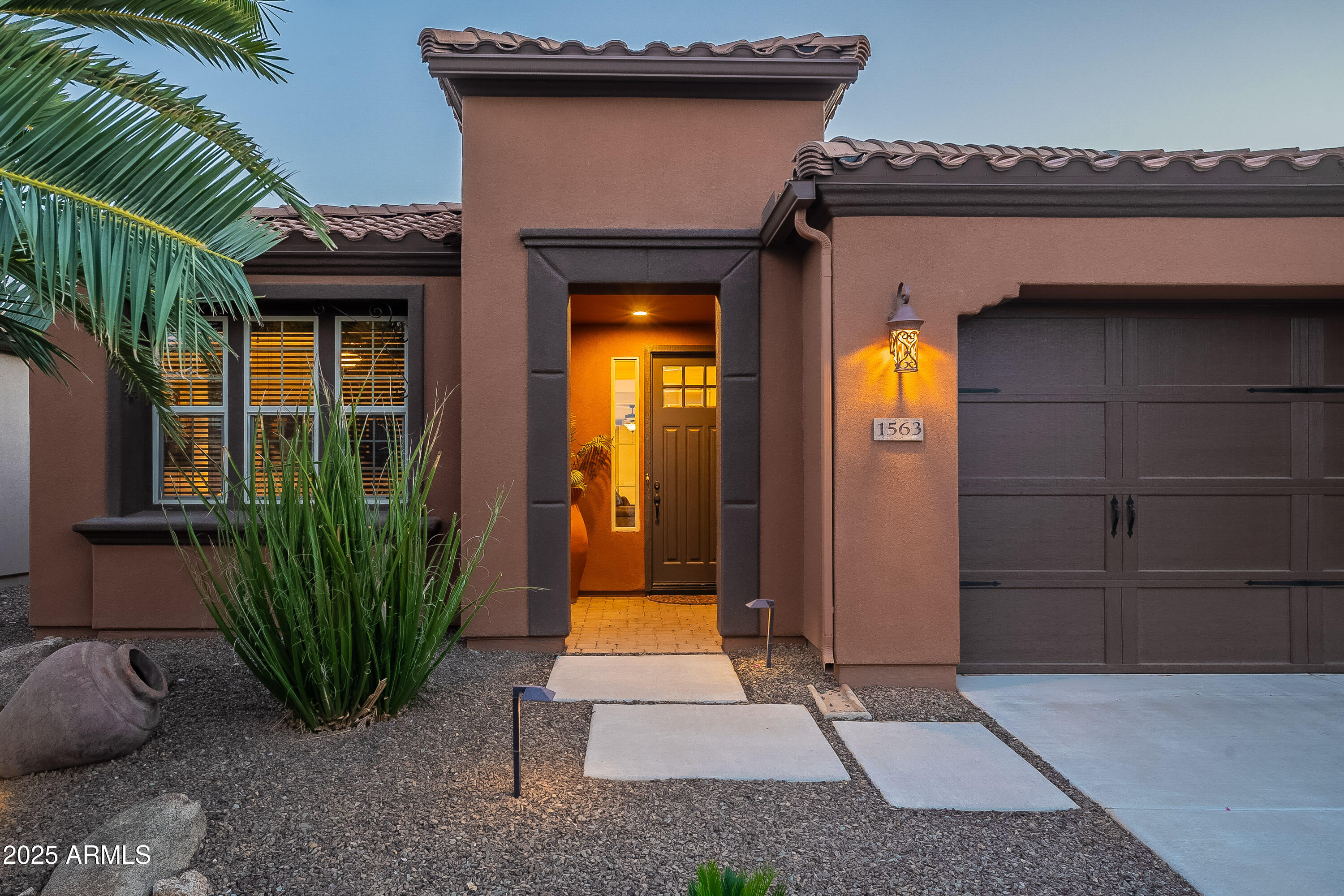 1563 E ARTEMIS Trail