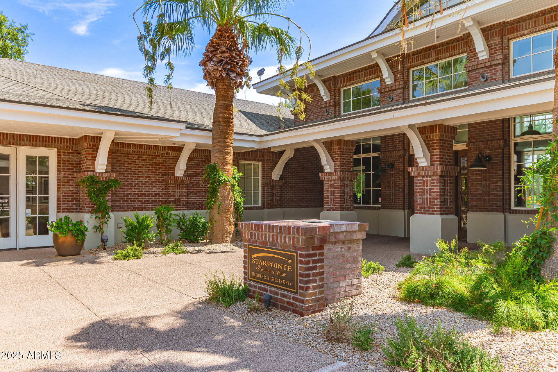 18020 W GOLDENROD Street