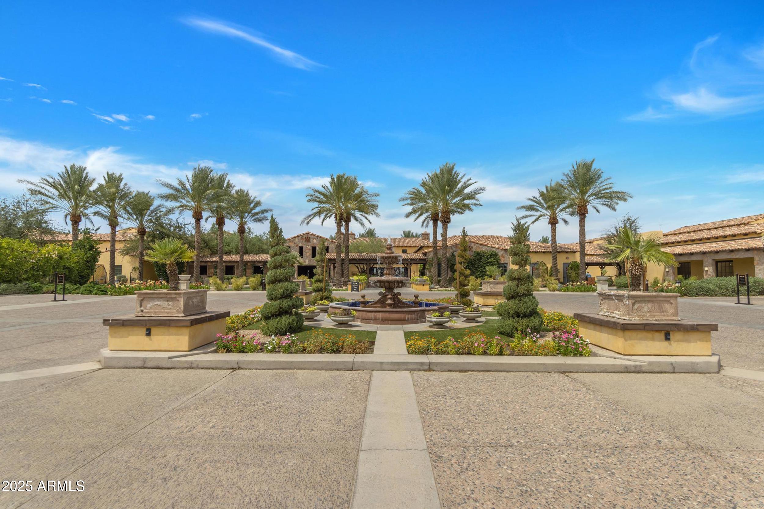 1556 E VESPER Trail