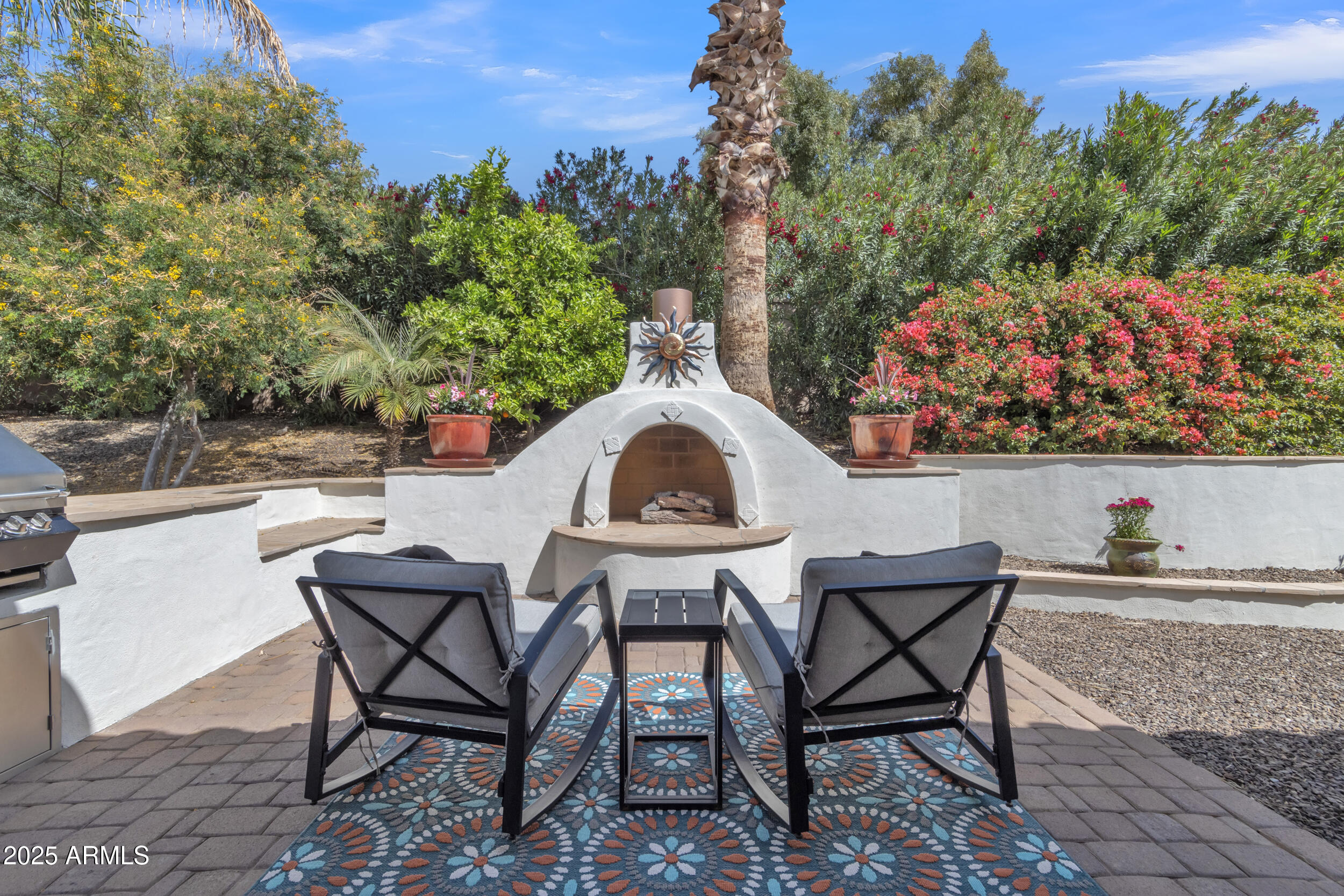 1556 E VESPER Trail