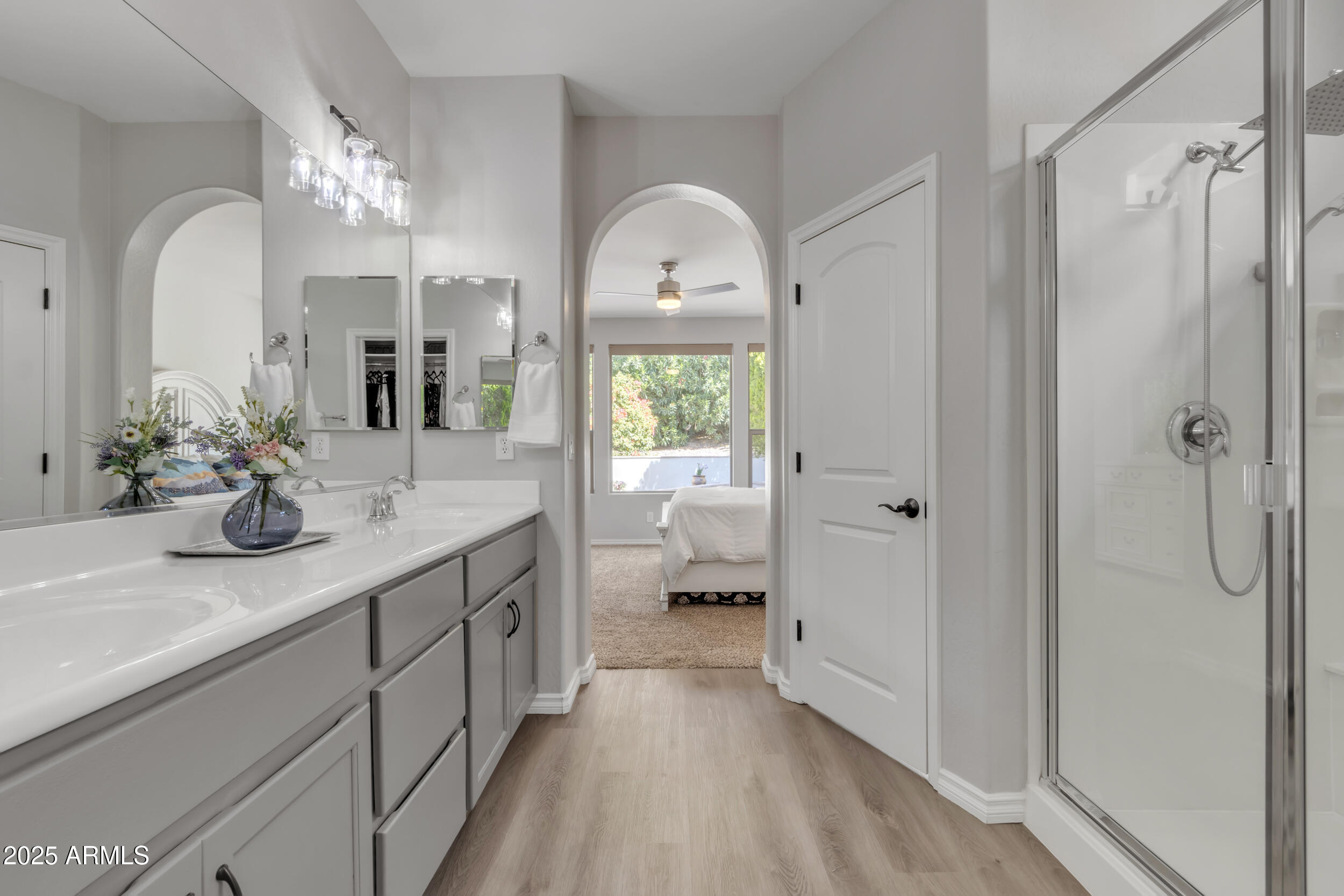 1556 E VESPER Trail