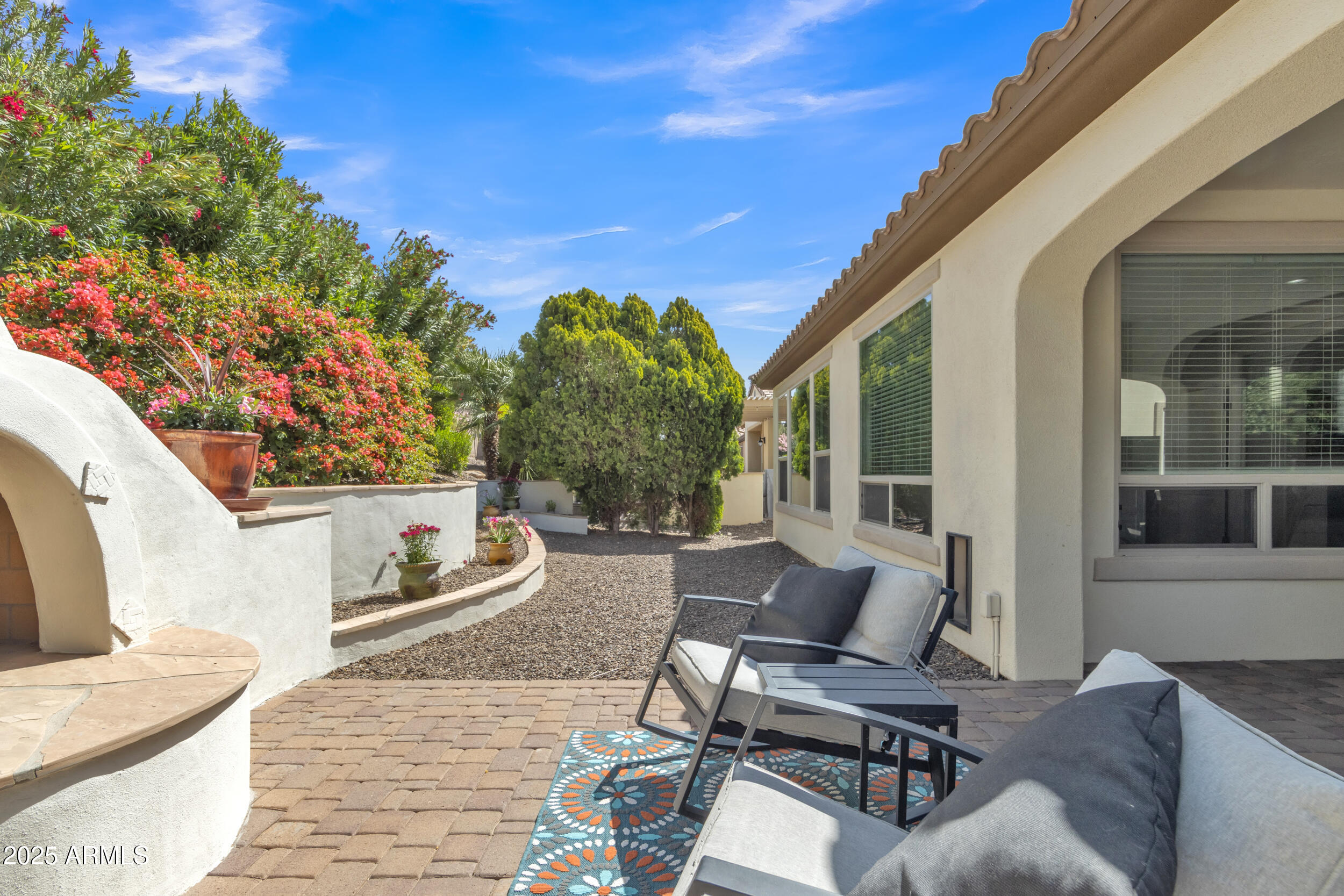 1556 E VESPER Trail