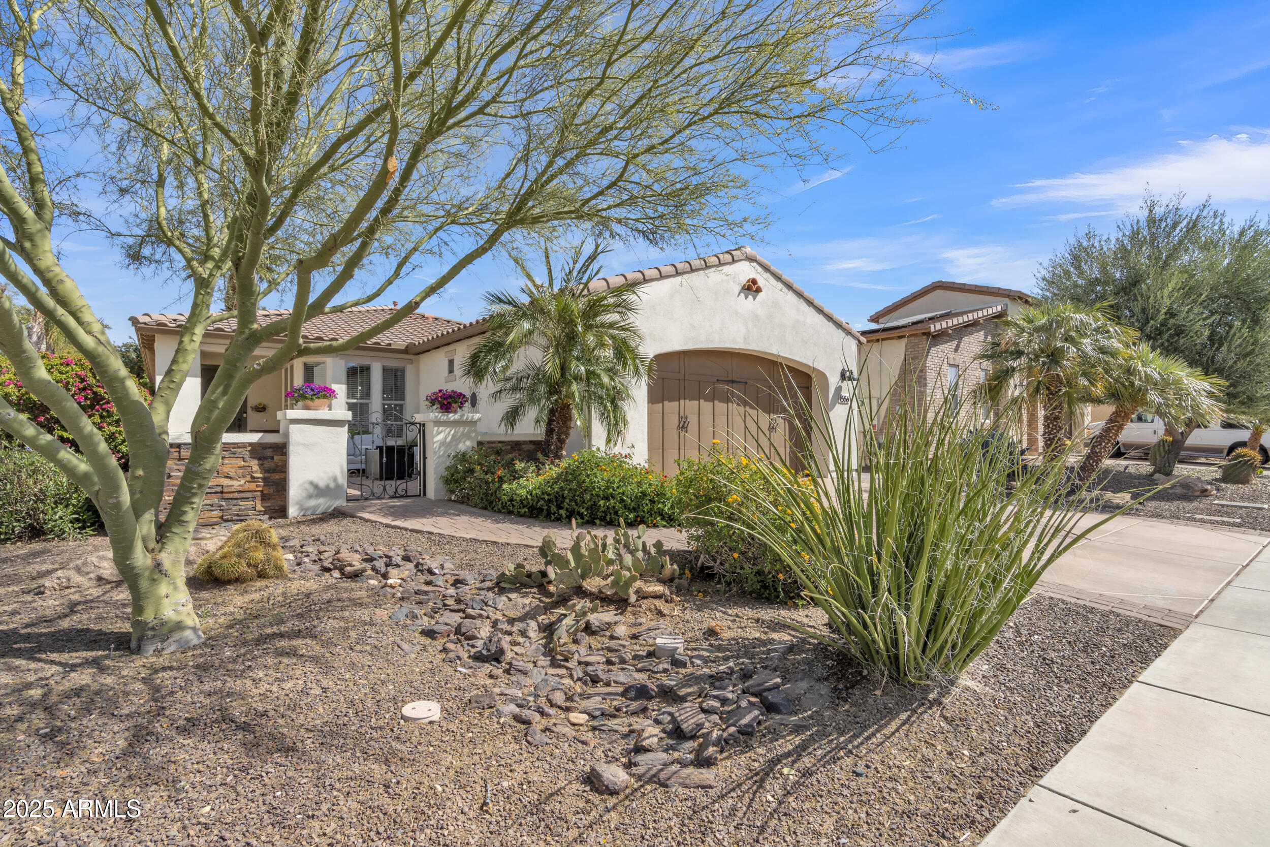 1556 E VESPER Trail