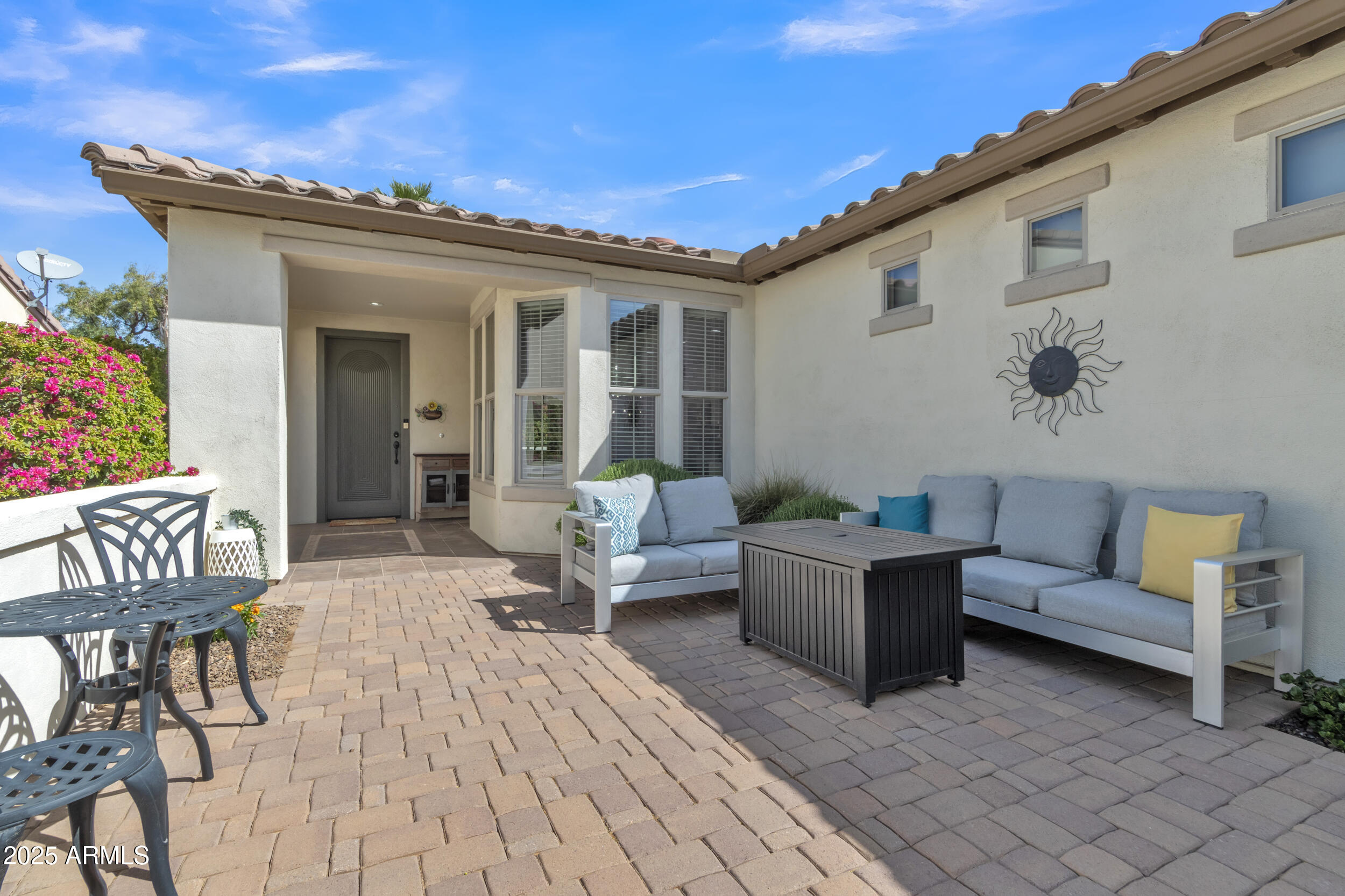 1556 E VESPER Trail