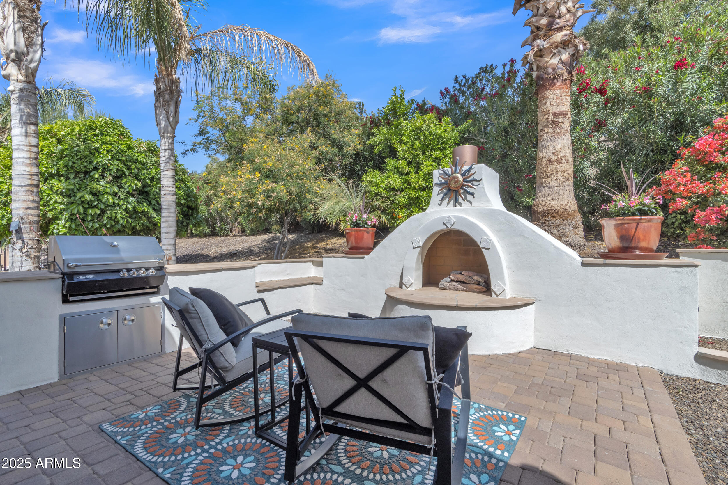 1556 E VESPER Trail