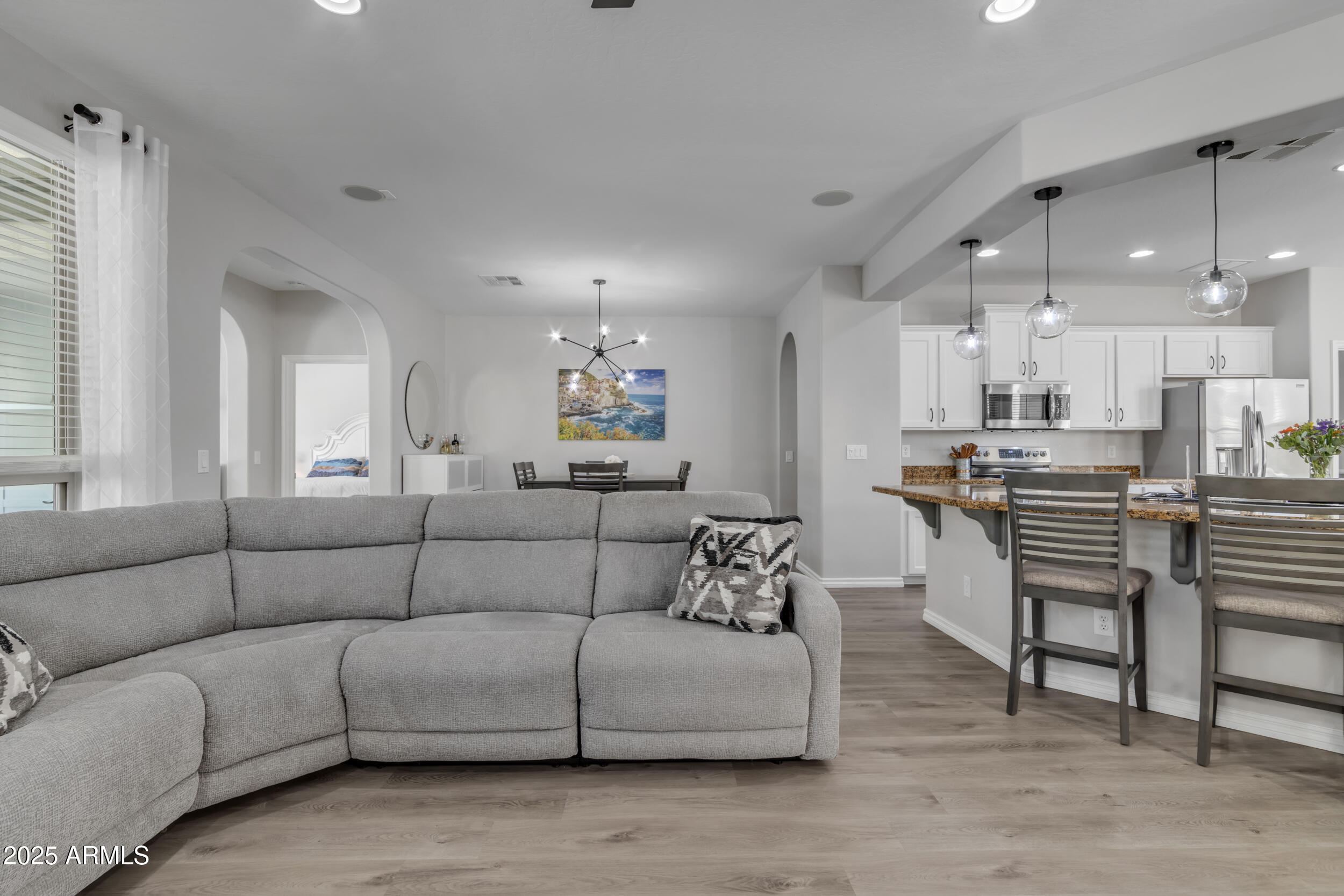 1556 E VESPER Trail