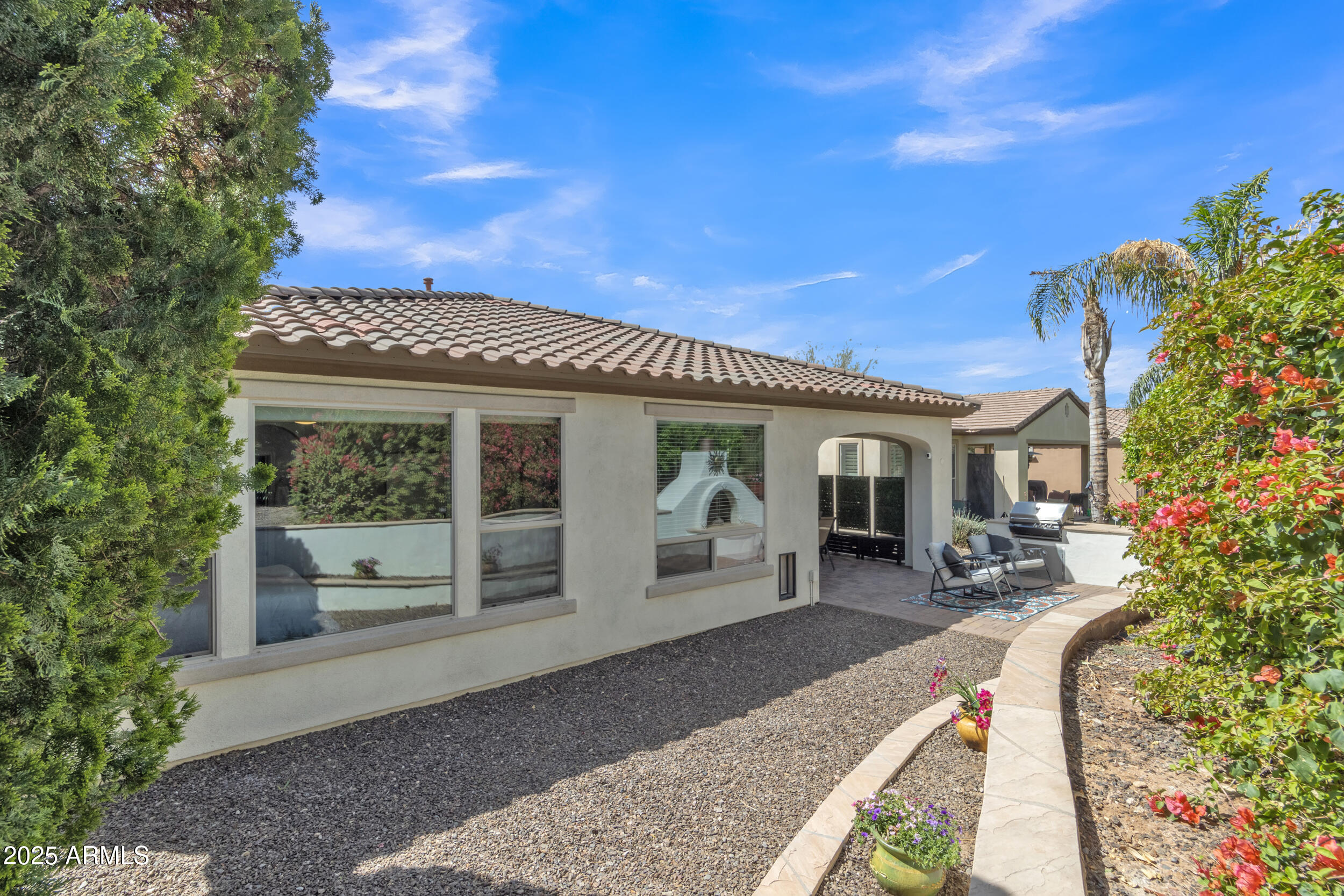 1556 E VESPER Trail
