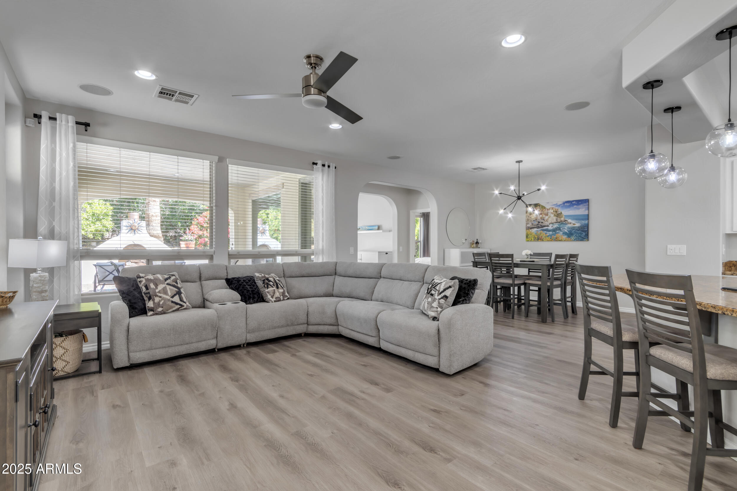 1556 E VESPER Trail