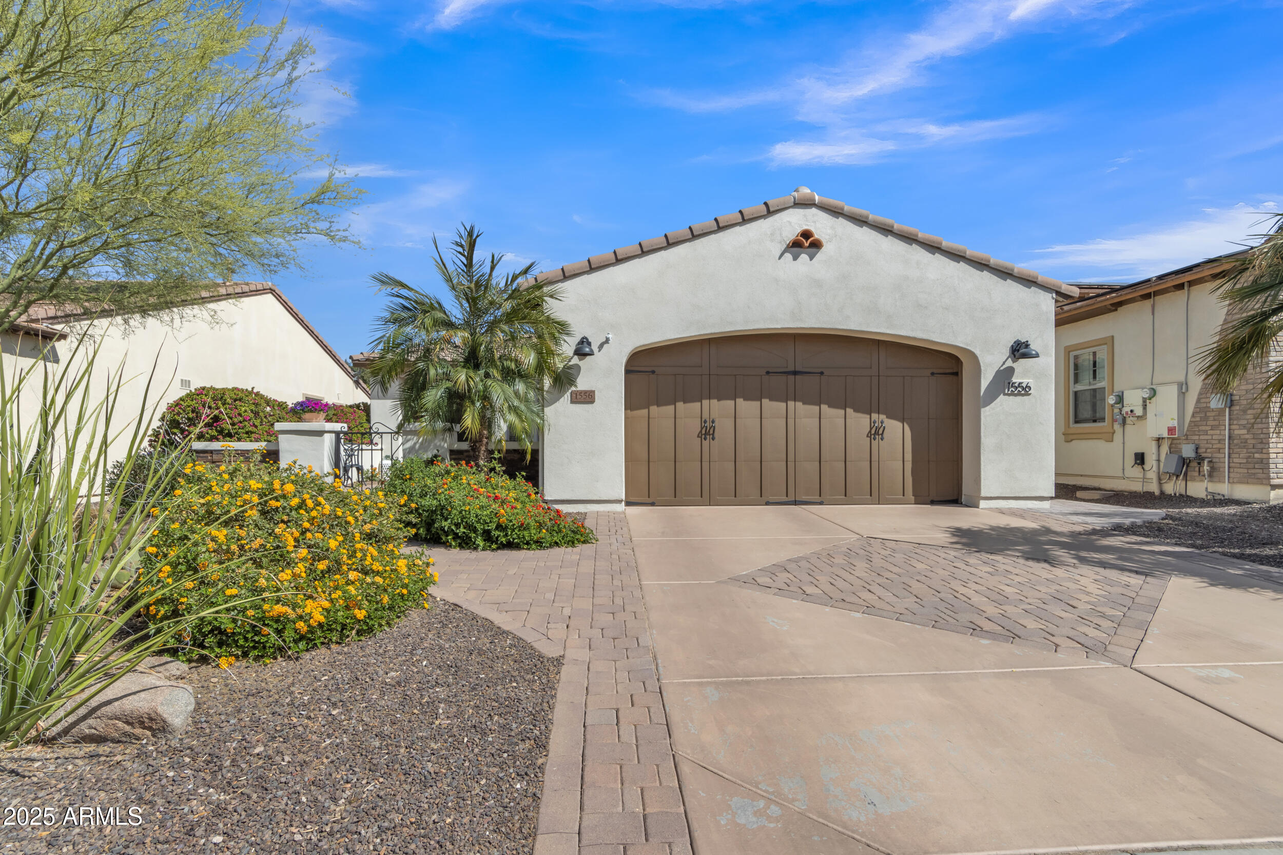 1556 E VESPER Trail