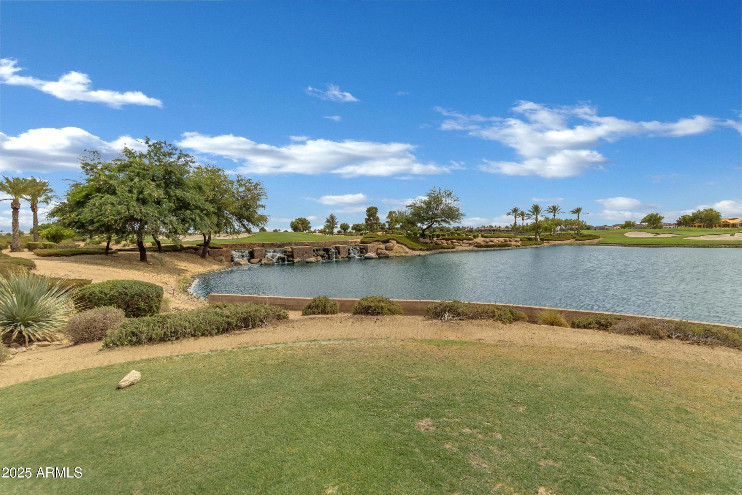 1556 E VESPER Trail