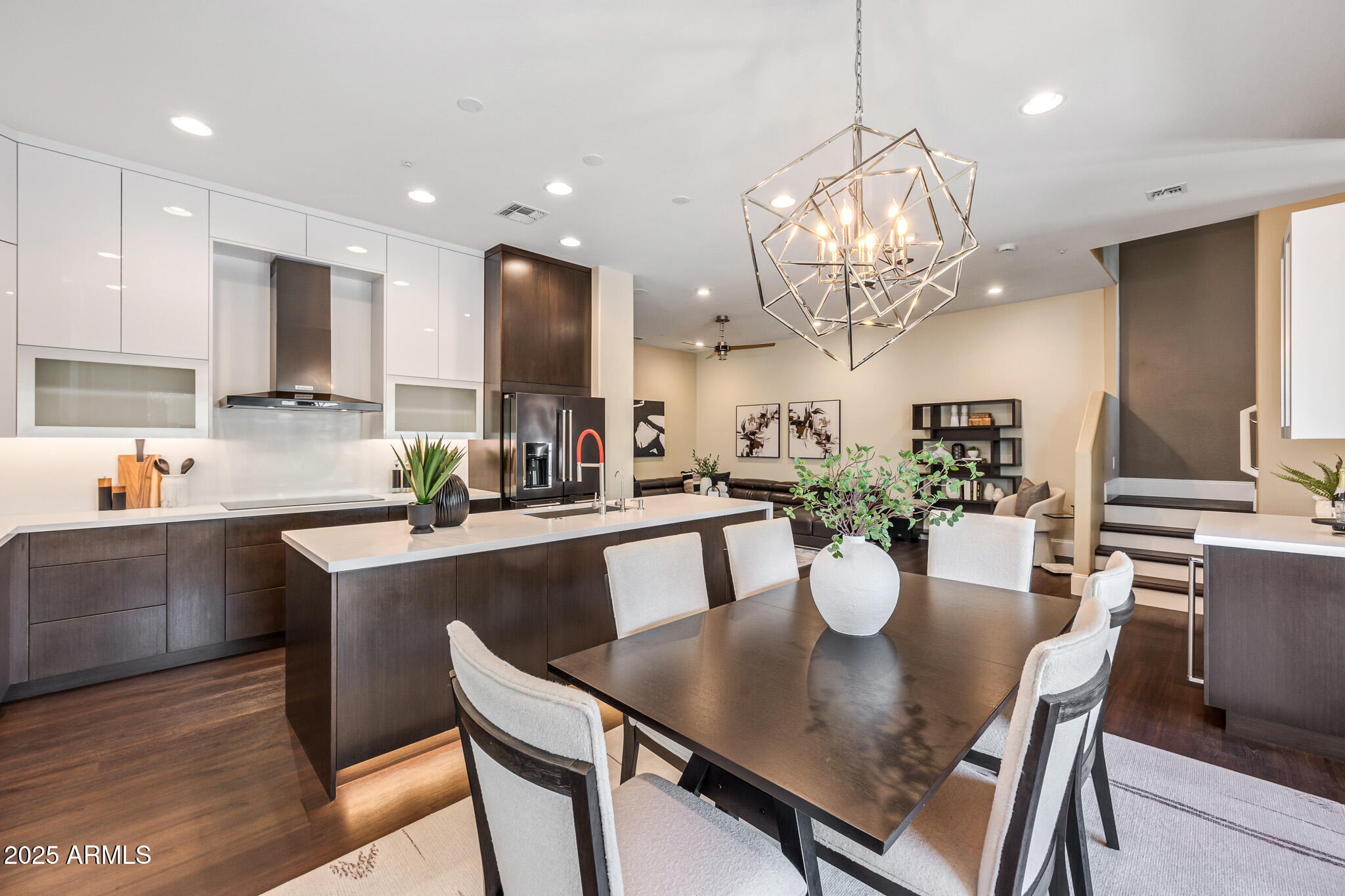 810 N Imperial Place