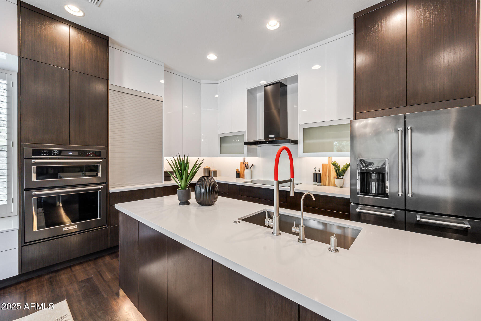 810 N Imperial Place
