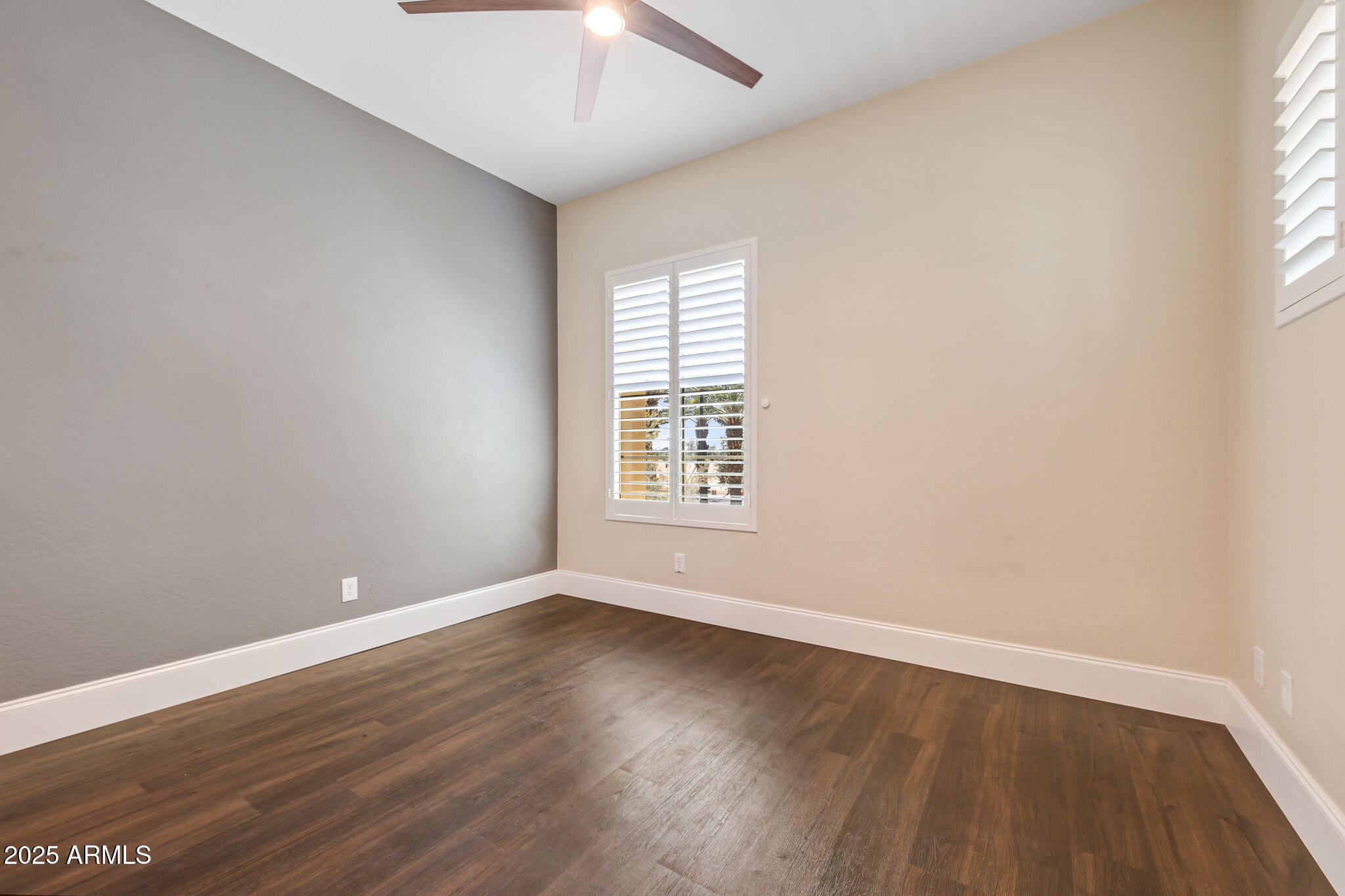 810 N Imperial Place