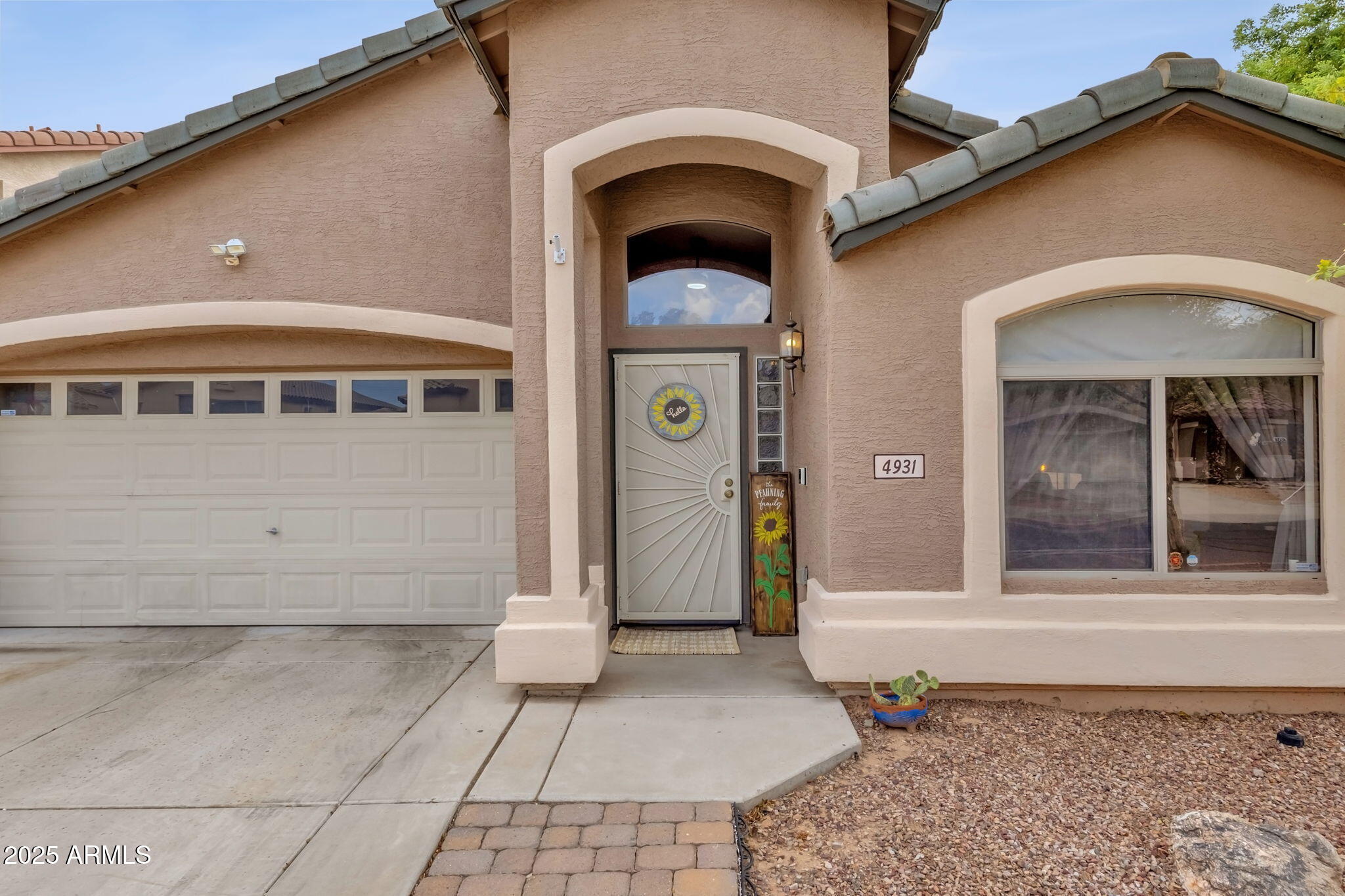 4931 W DESERT Drive