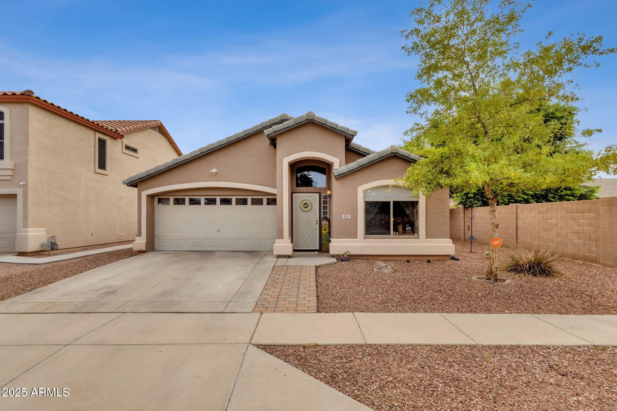 4931 W DESERT Drive