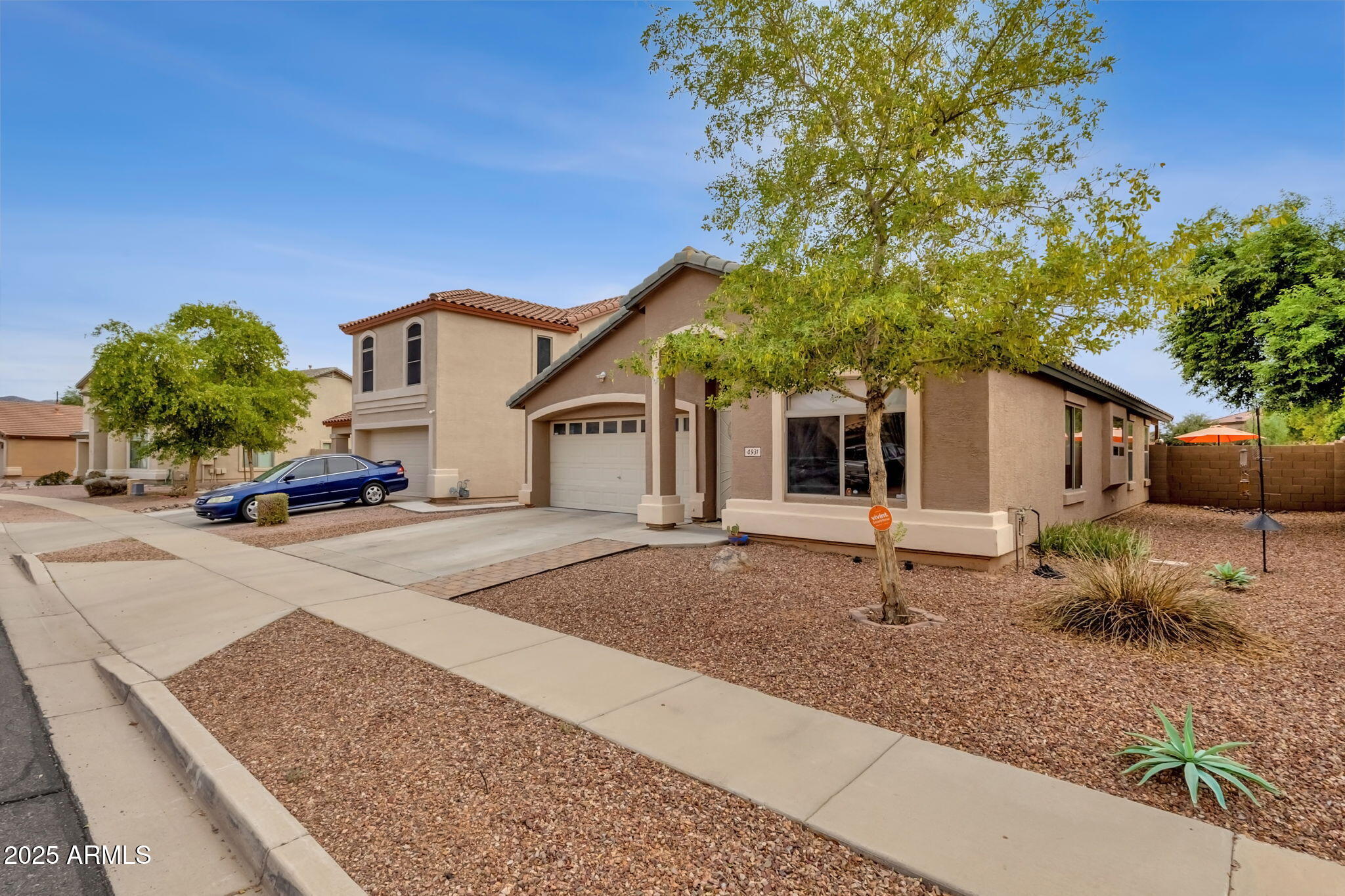 4931 W DESERT Drive