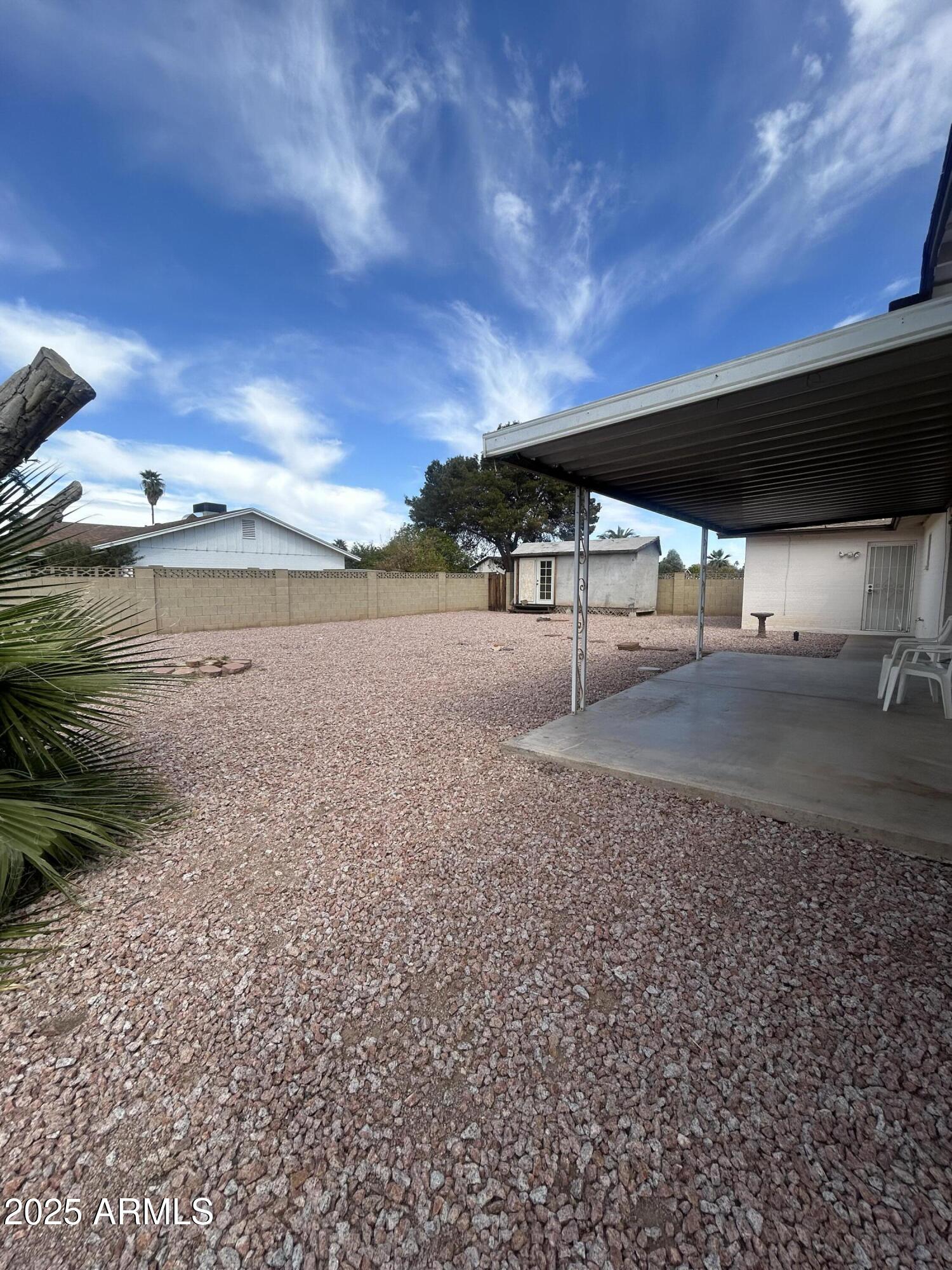 1906 E MINTON Drive