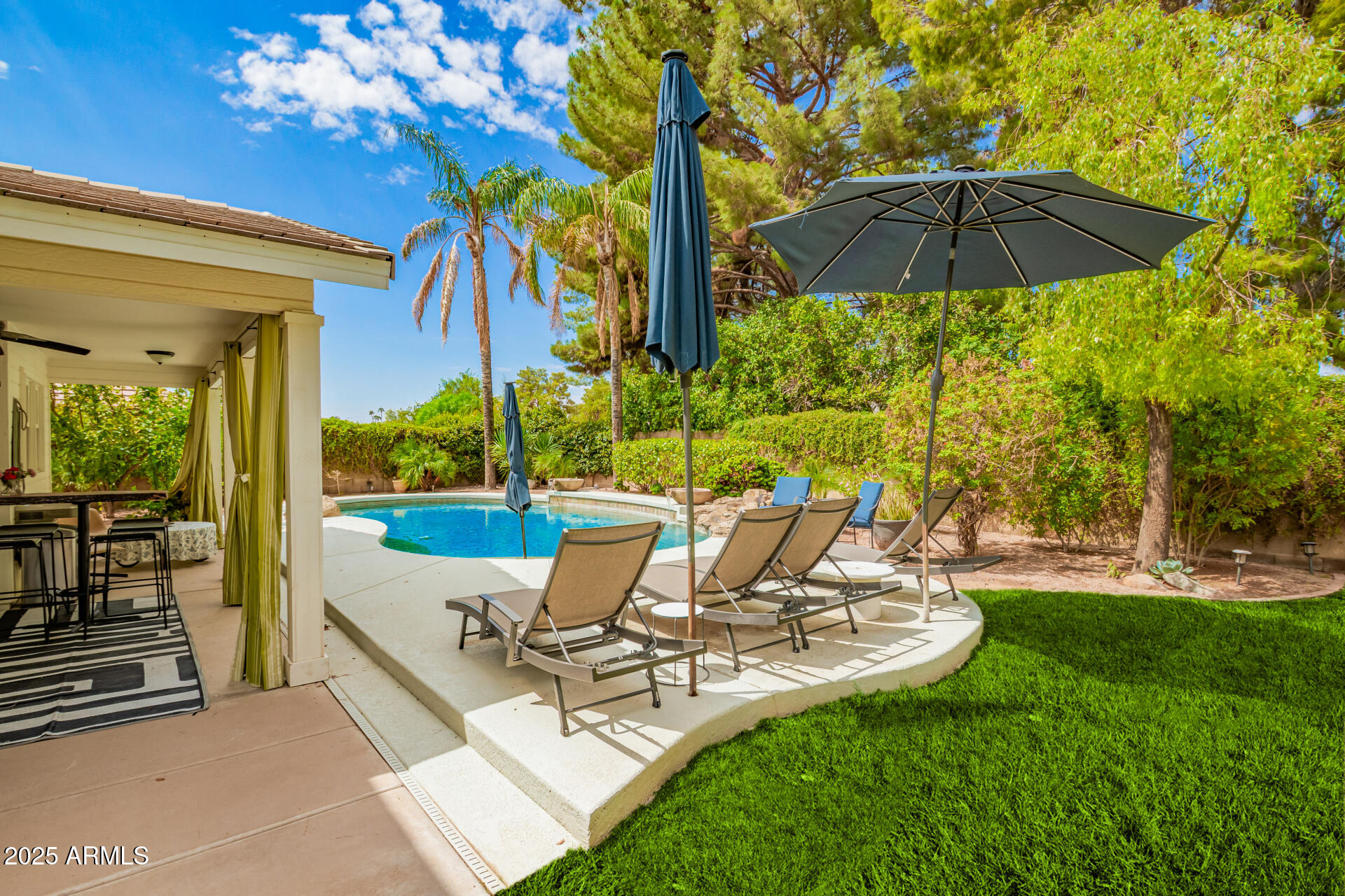 1934 E ENROSE Street