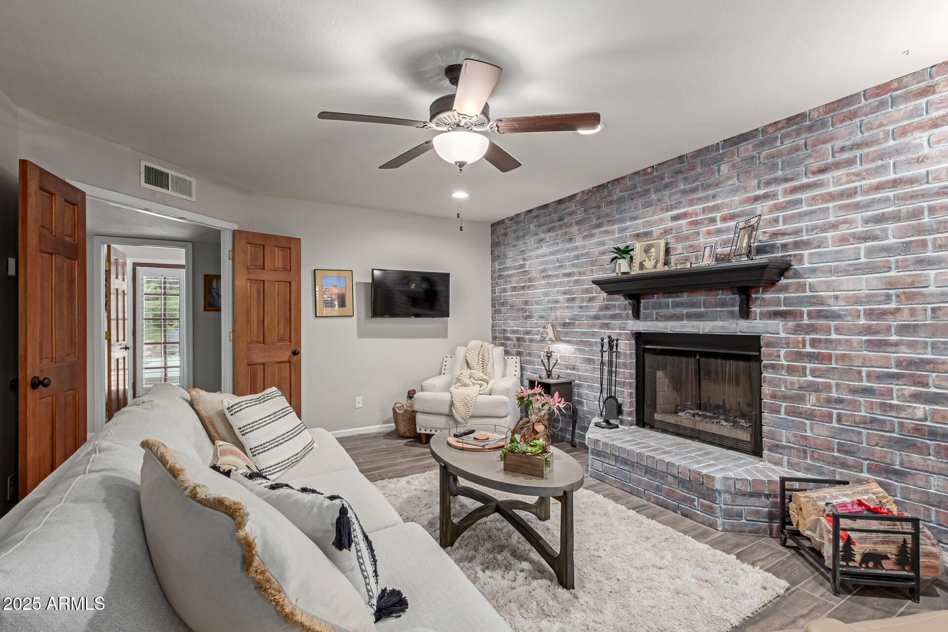 1934 E ENROSE Street