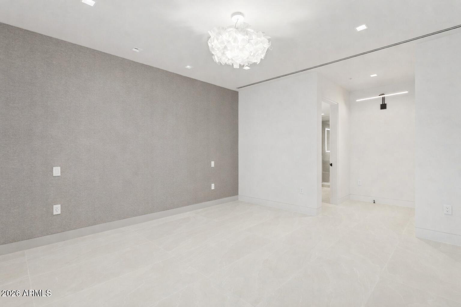 6587 N PALMERAIE Boulevard, 2020