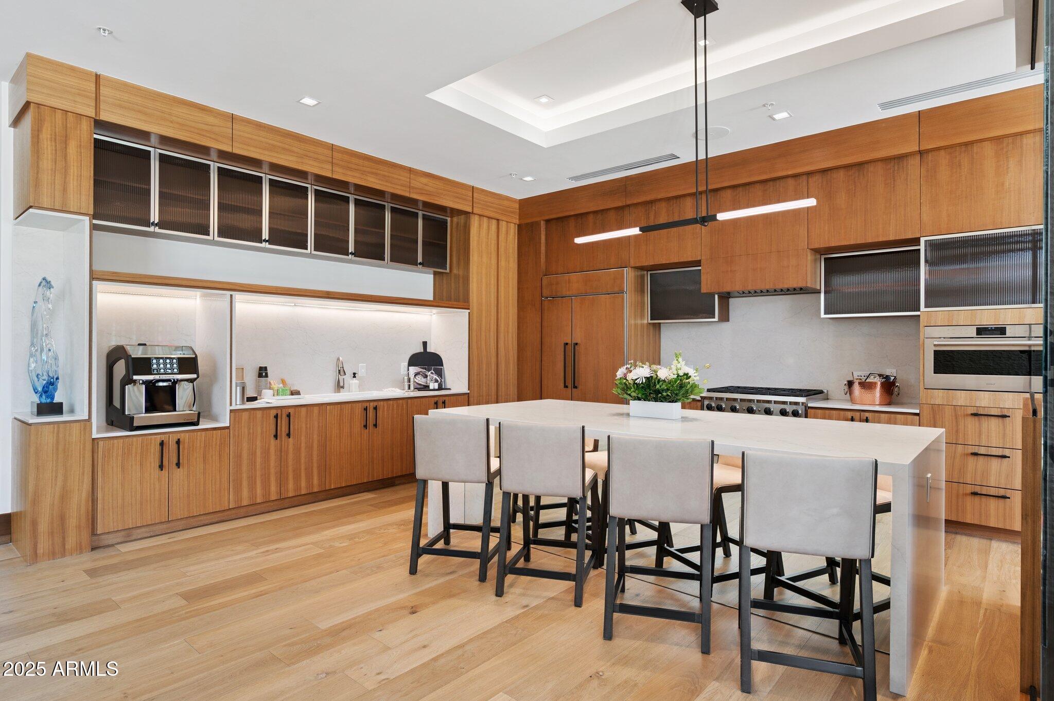 6587 N PALMERAIE Boulevard, 2020