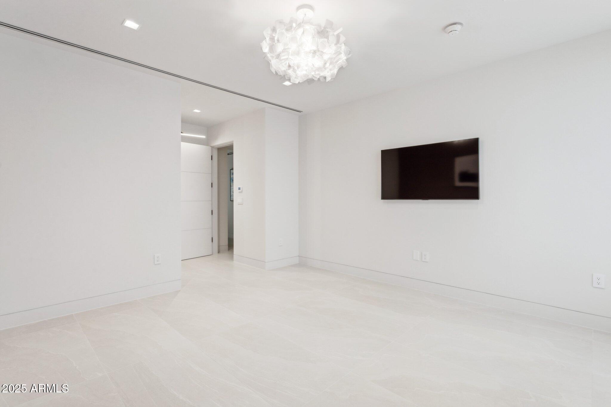 6587 N PALMERAIE Boulevard, 2020