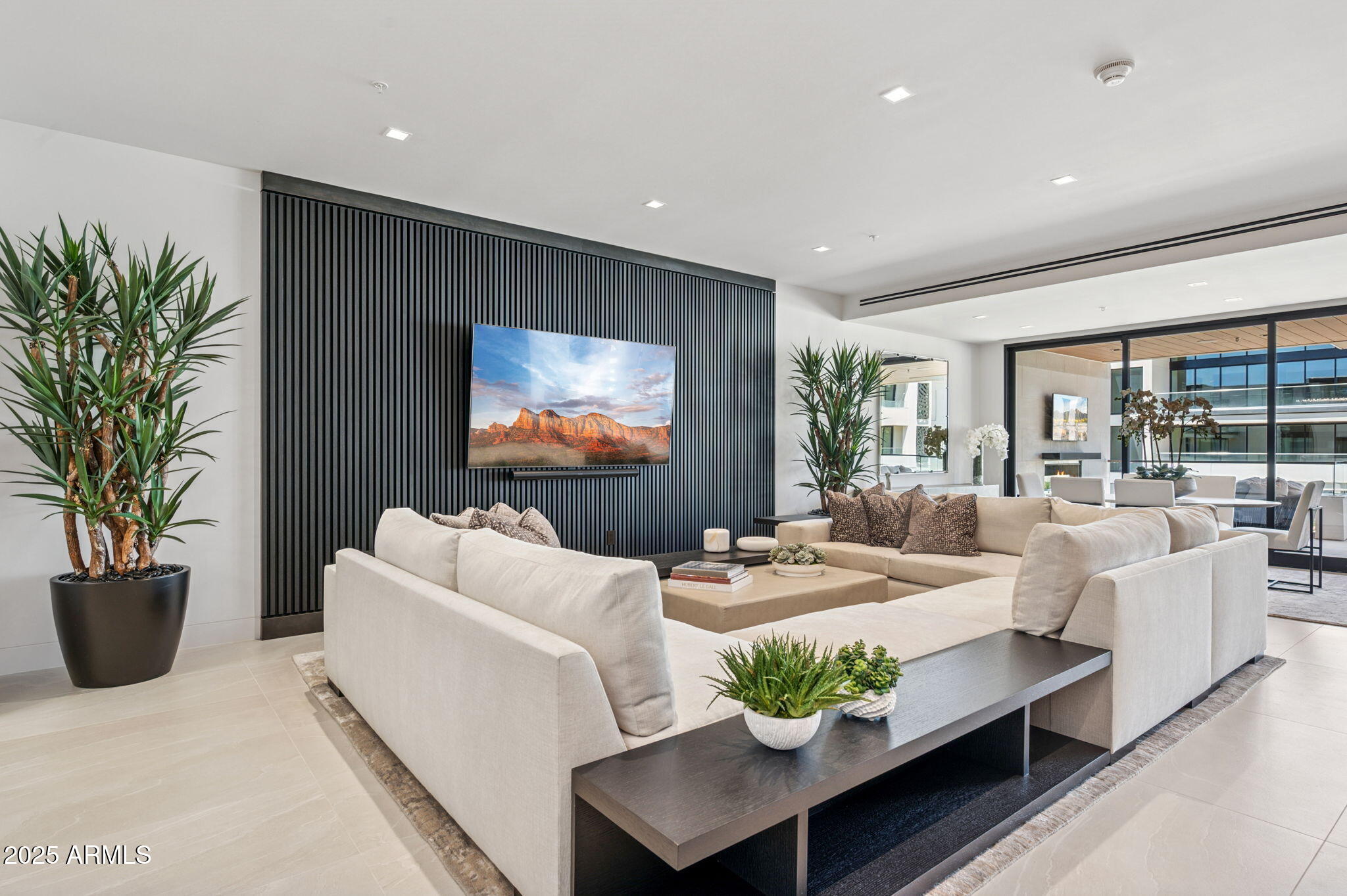 6587 N PALMERAIE Boulevard, 2020