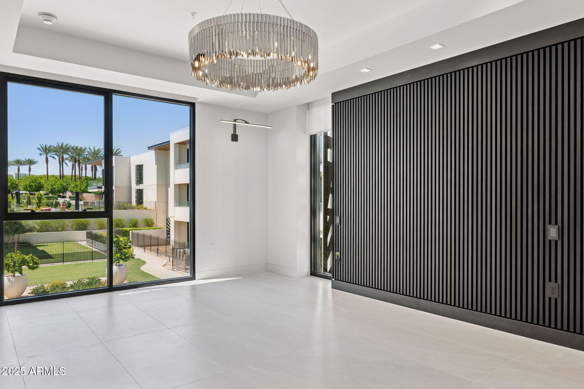 6587 N PALMERAIE Boulevard, 2020