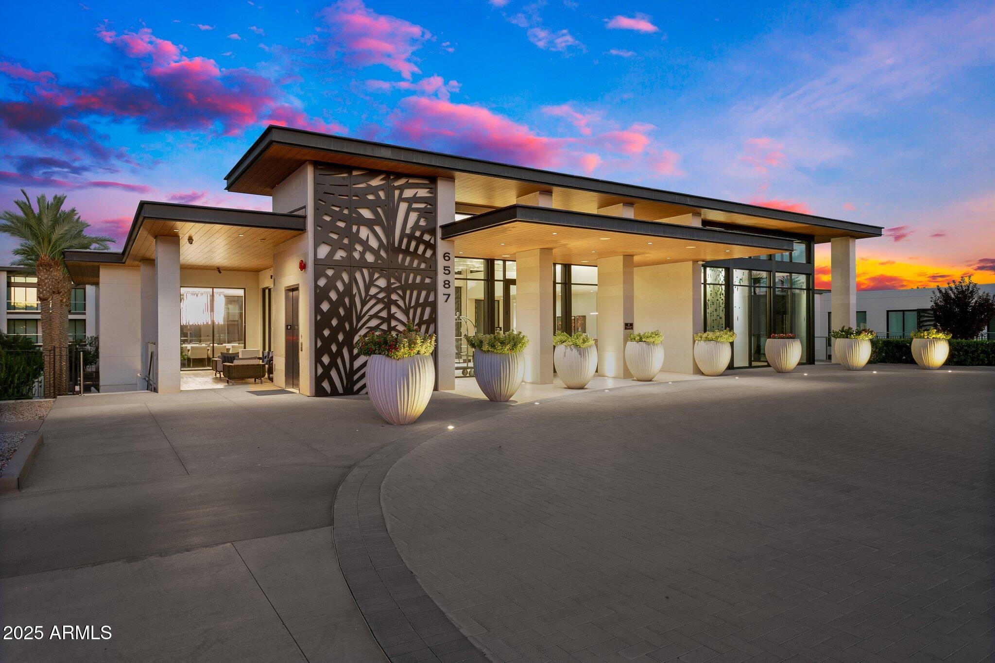 6587 N PALMERAIE Boulevard, 2020