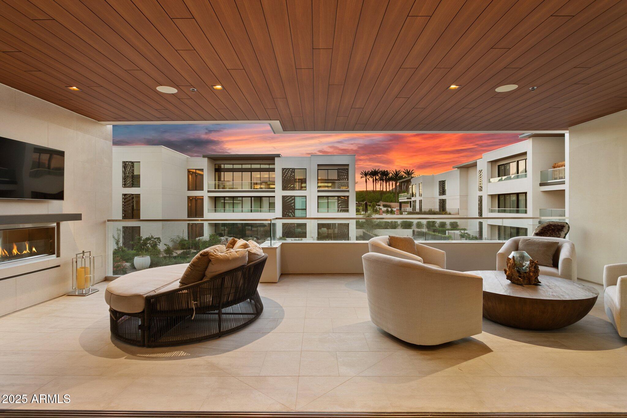 6587 N PALMERAIE Boulevard, 2020