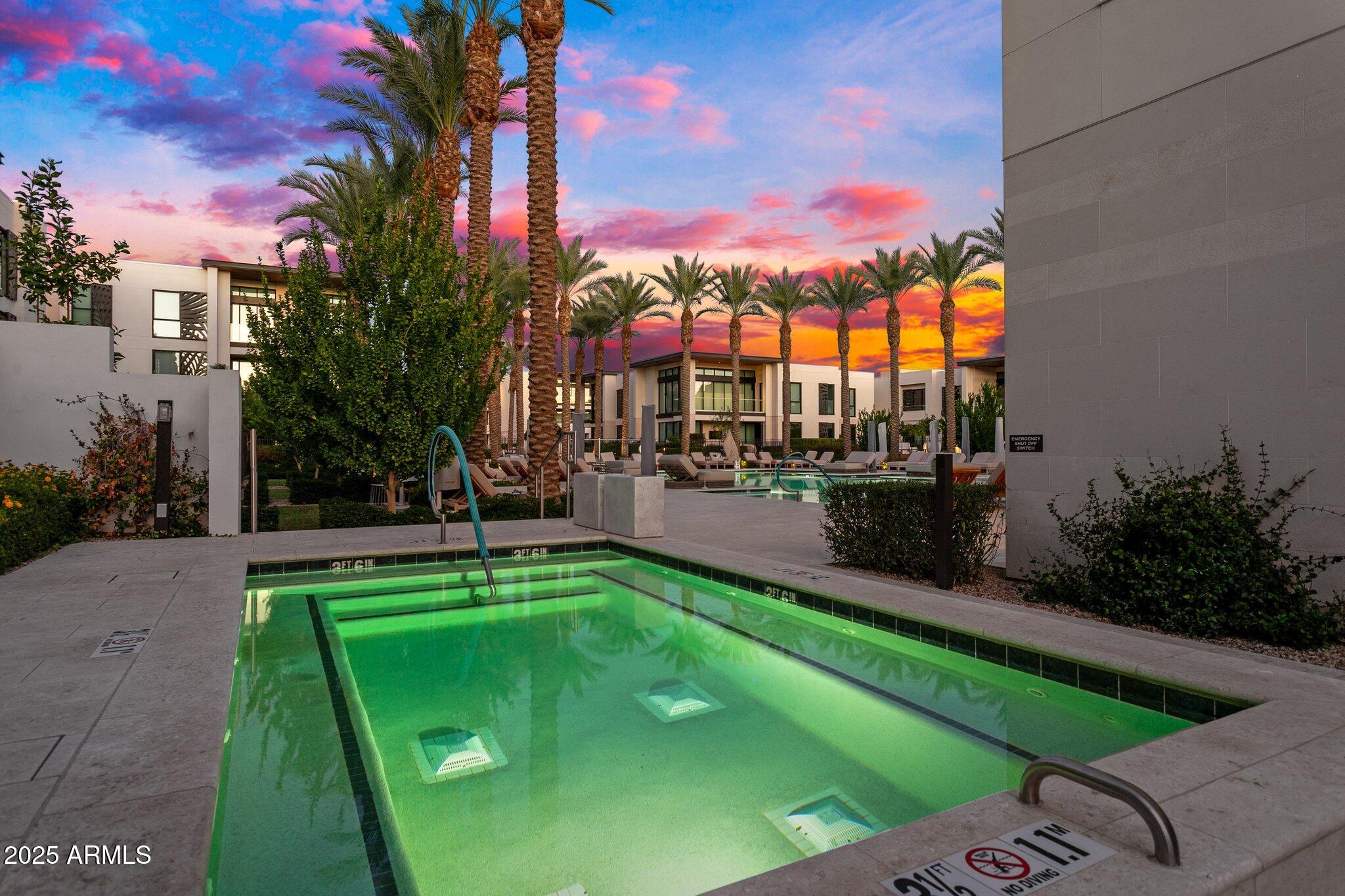 6587 N PALMERAIE Boulevard, 2020