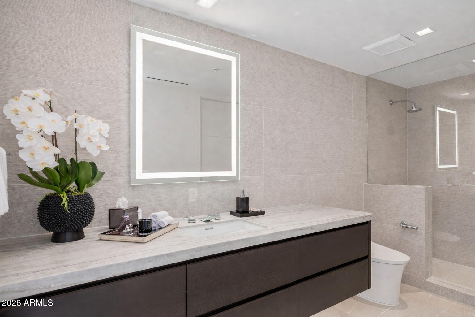 6587 N PALMERAIE Boulevard, 2020